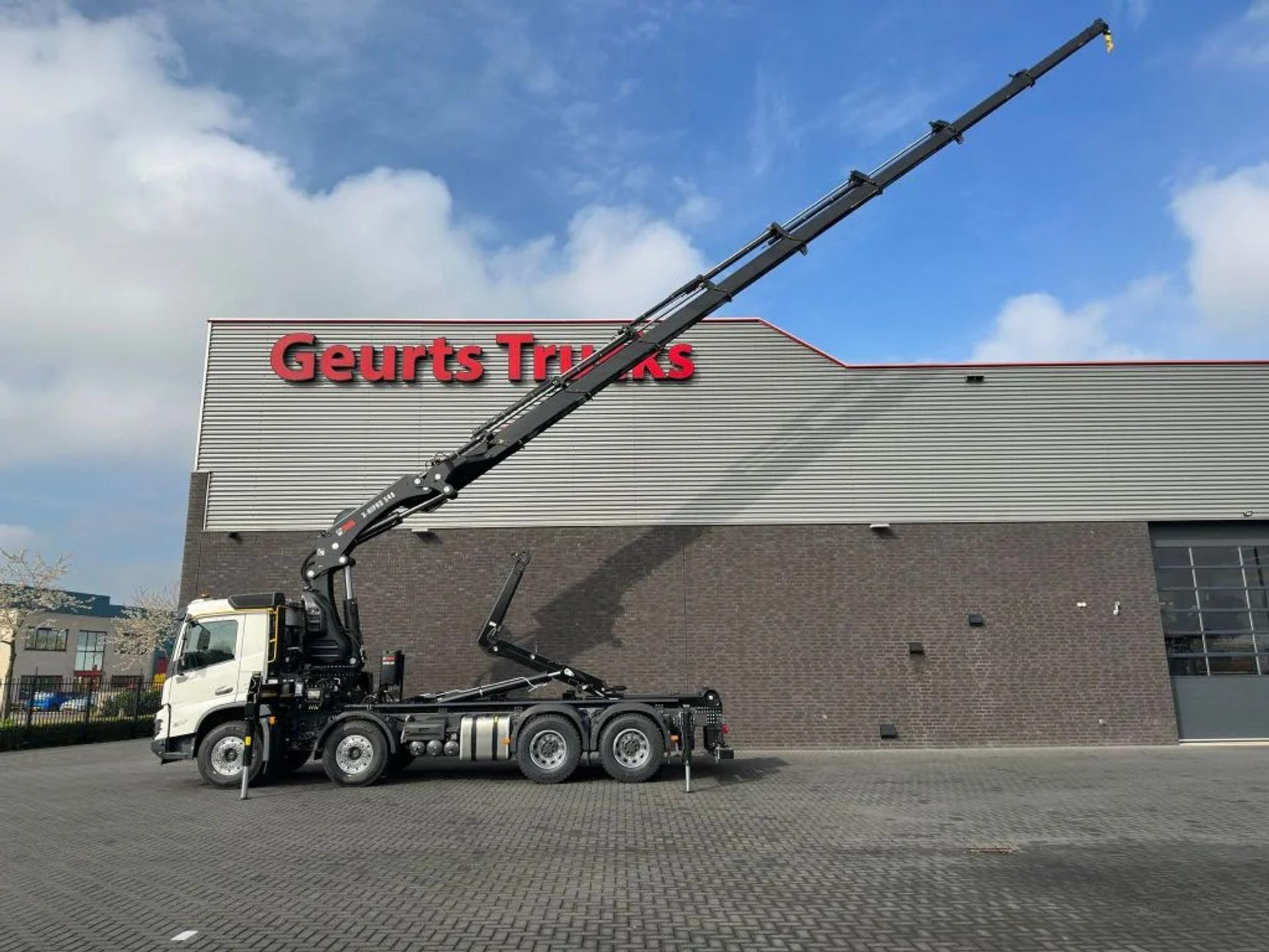 Foto 5 van Volvo FMX 500 8X4 HIAB HAAKARM + HIAB 548 E-8 KRAAN/KRAN/CRANE/GRUA