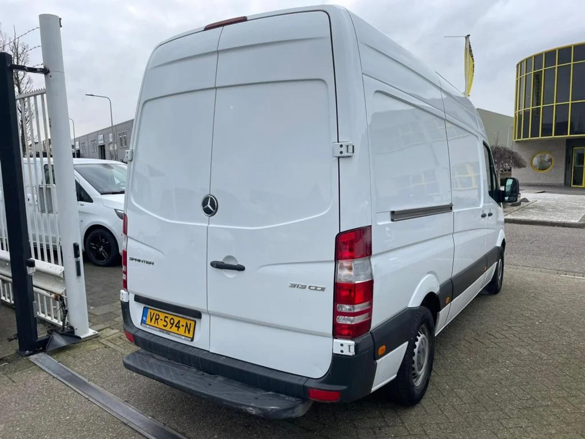 Foto 4 van Mercedes-Benz Sprinter 313CDI L2H2 EURO 5