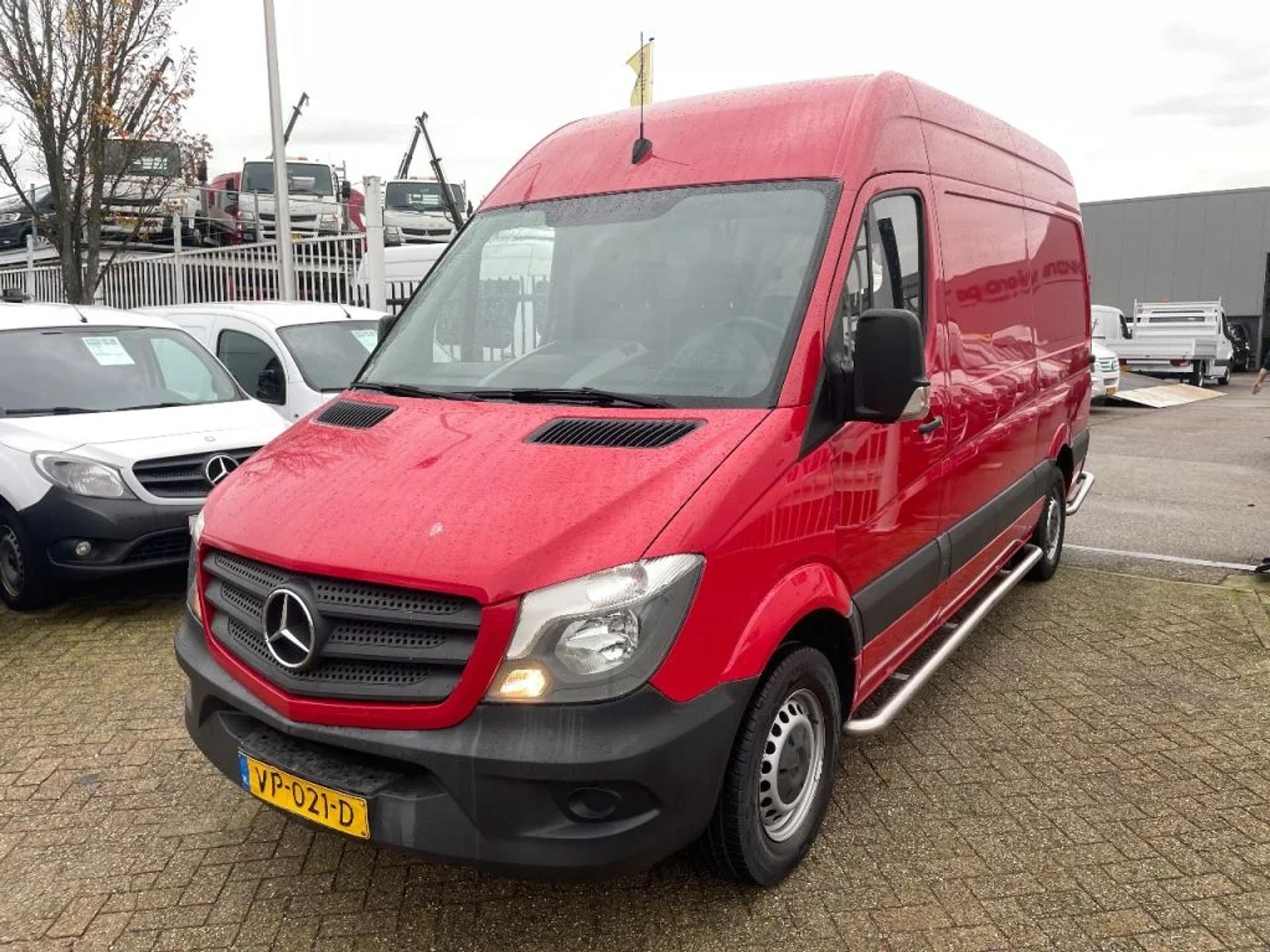 Foto 2 van Mercedes-Benz Sprinter 210CDI L2H2 270 Graden Deuren