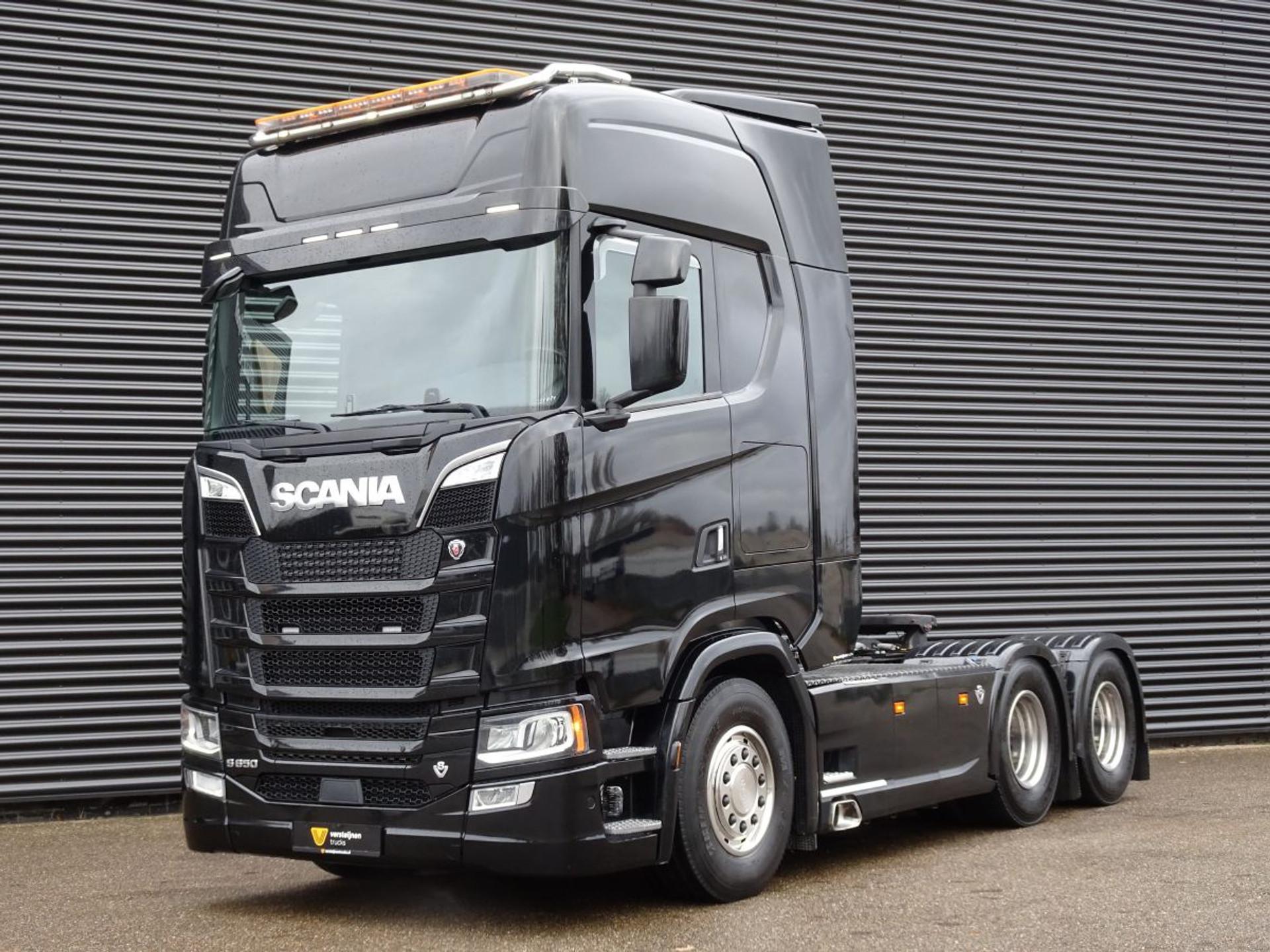 Foto 1 van Scania S650 6x4 / 78T / RETARDER / FULL AIR / HYDRAULICS