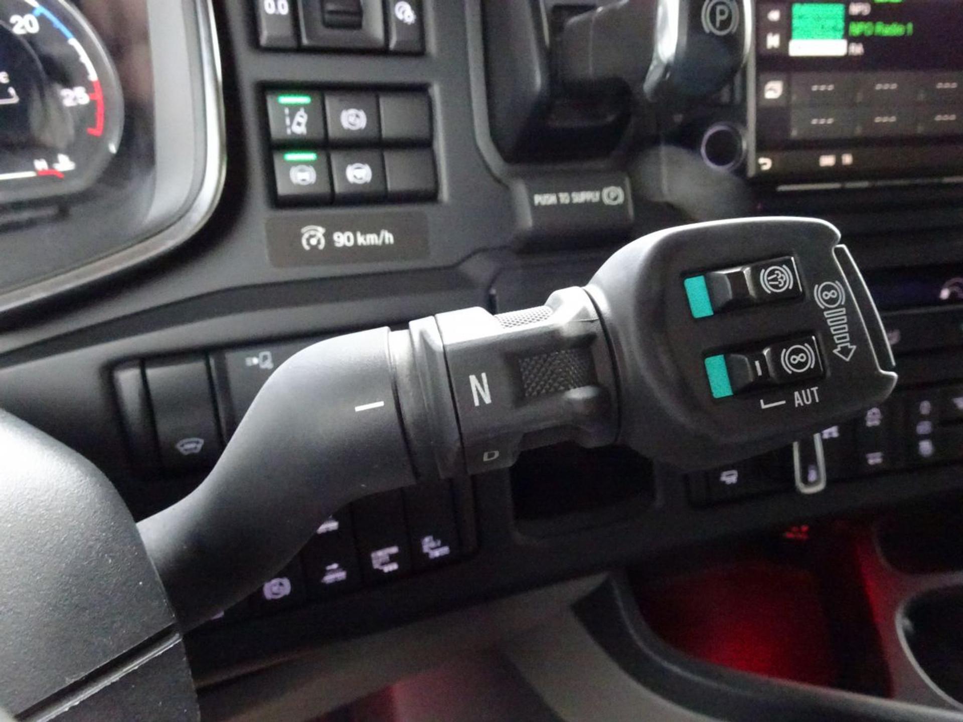 Foto 11 van Scania S650 6x4 / 78T / RETARDER / FULL AIR / HYDRAULICS