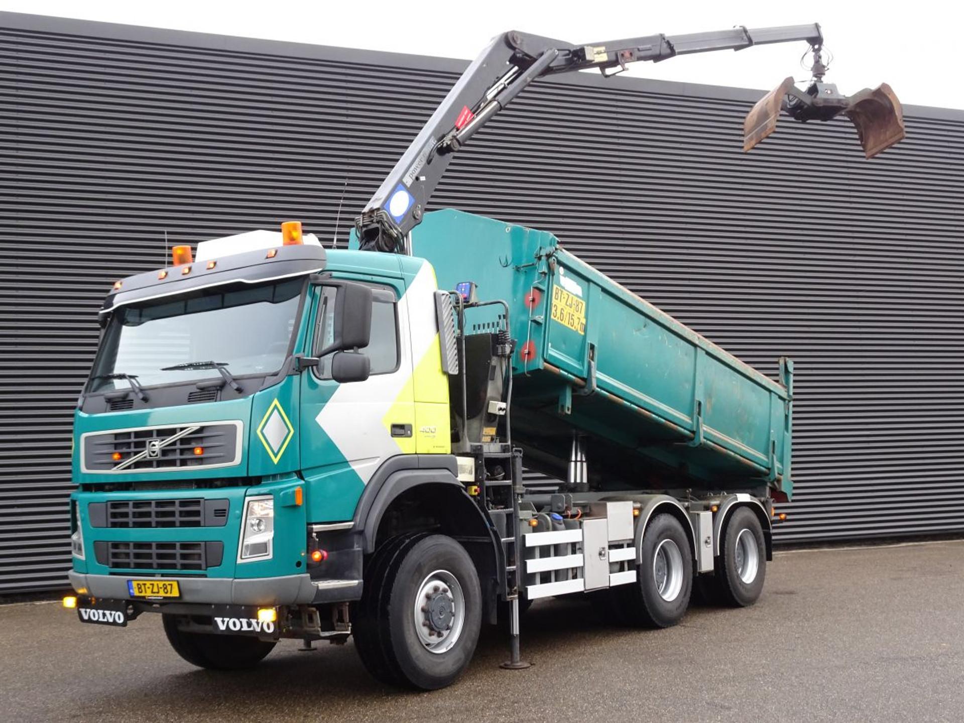 Foto 1 van Terberg FM1350 6X6 EURO 5 / Z KRAN + 2 SIDE TIPPER