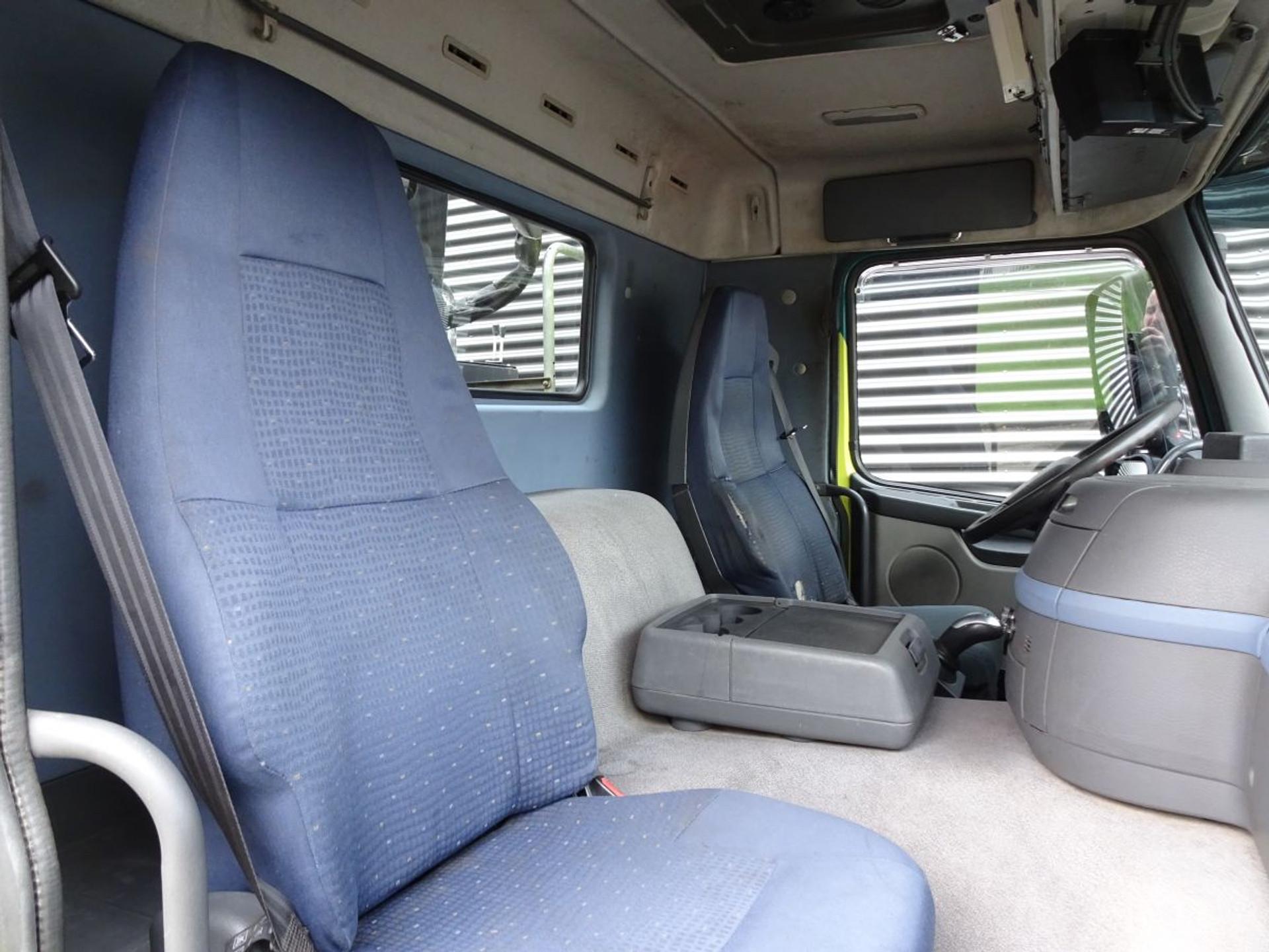 Foto 14 van Terberg FM1350 6X6 EURO 5 / Z KRAN + 2 SIDE TIPPER