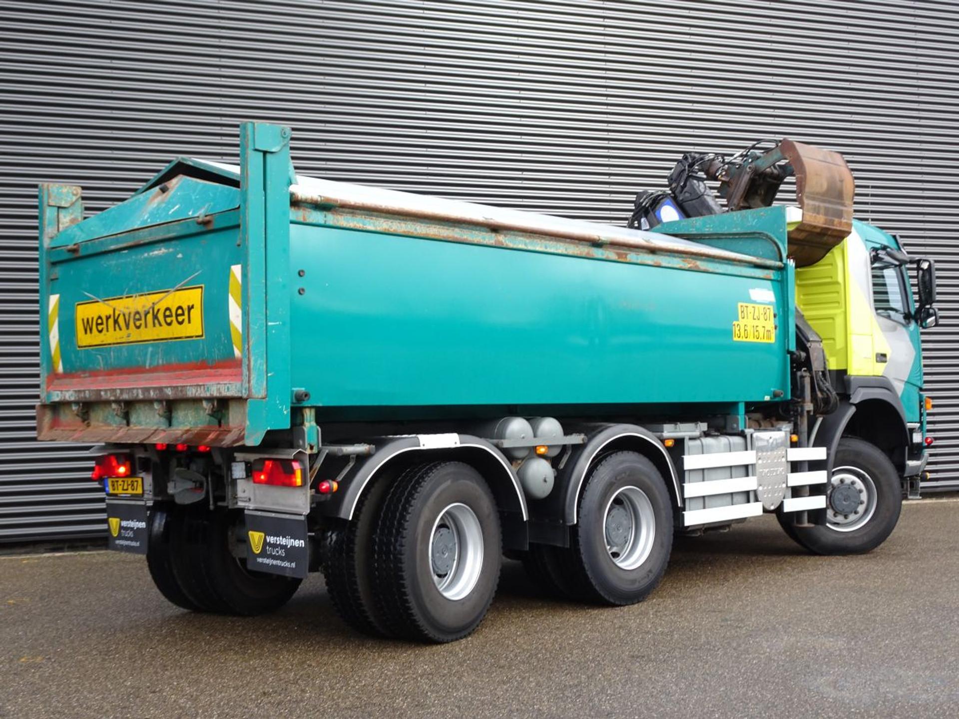Foto 4 van Terberg FM1350 6X6 EURO 5 / Z KRAN + 2 SIDE TIPPER
