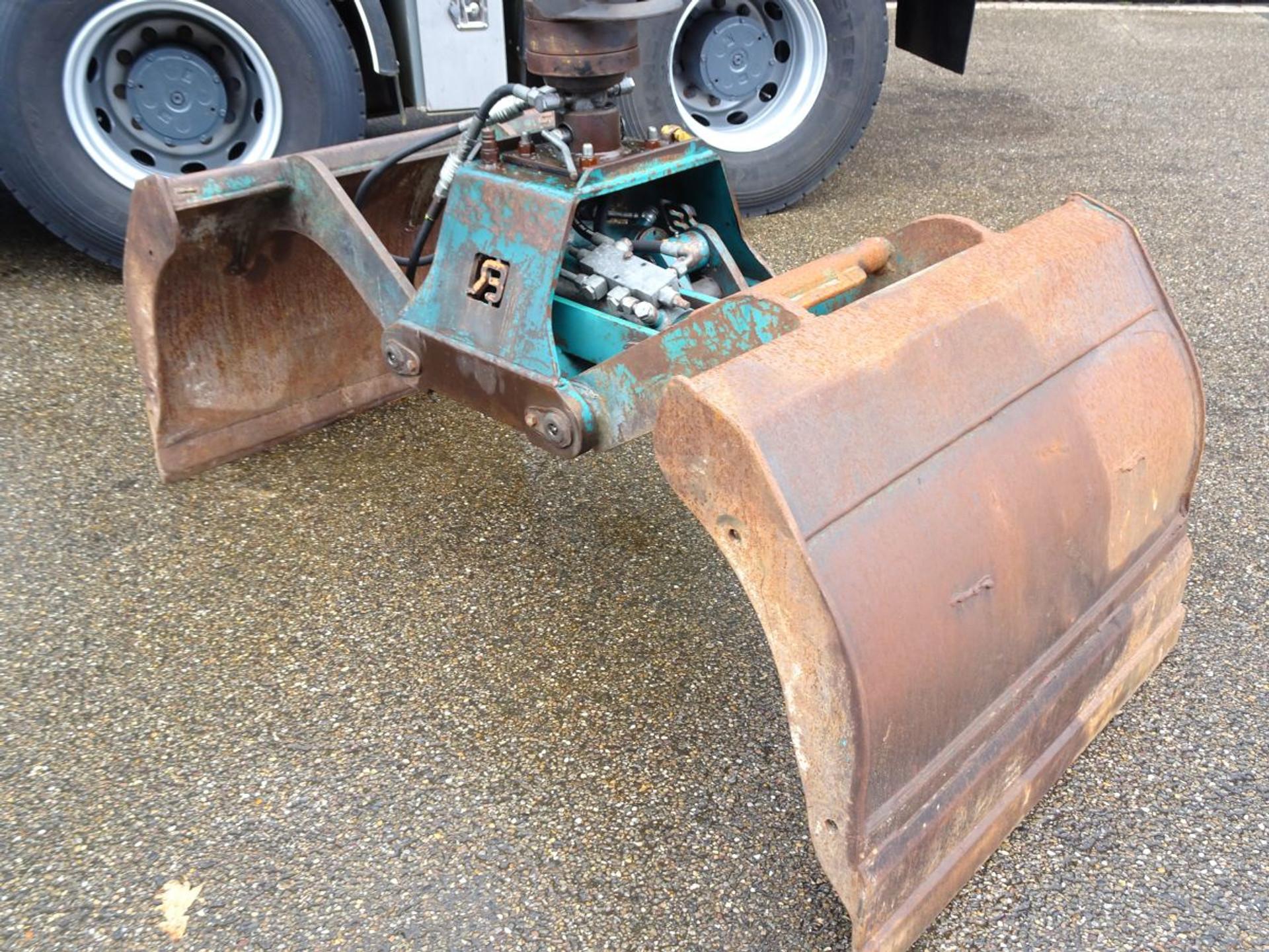Foto 7 van Terberg FM1350 6X6 EURO 5 / Z KRAN + 2 SIDE TIPPER