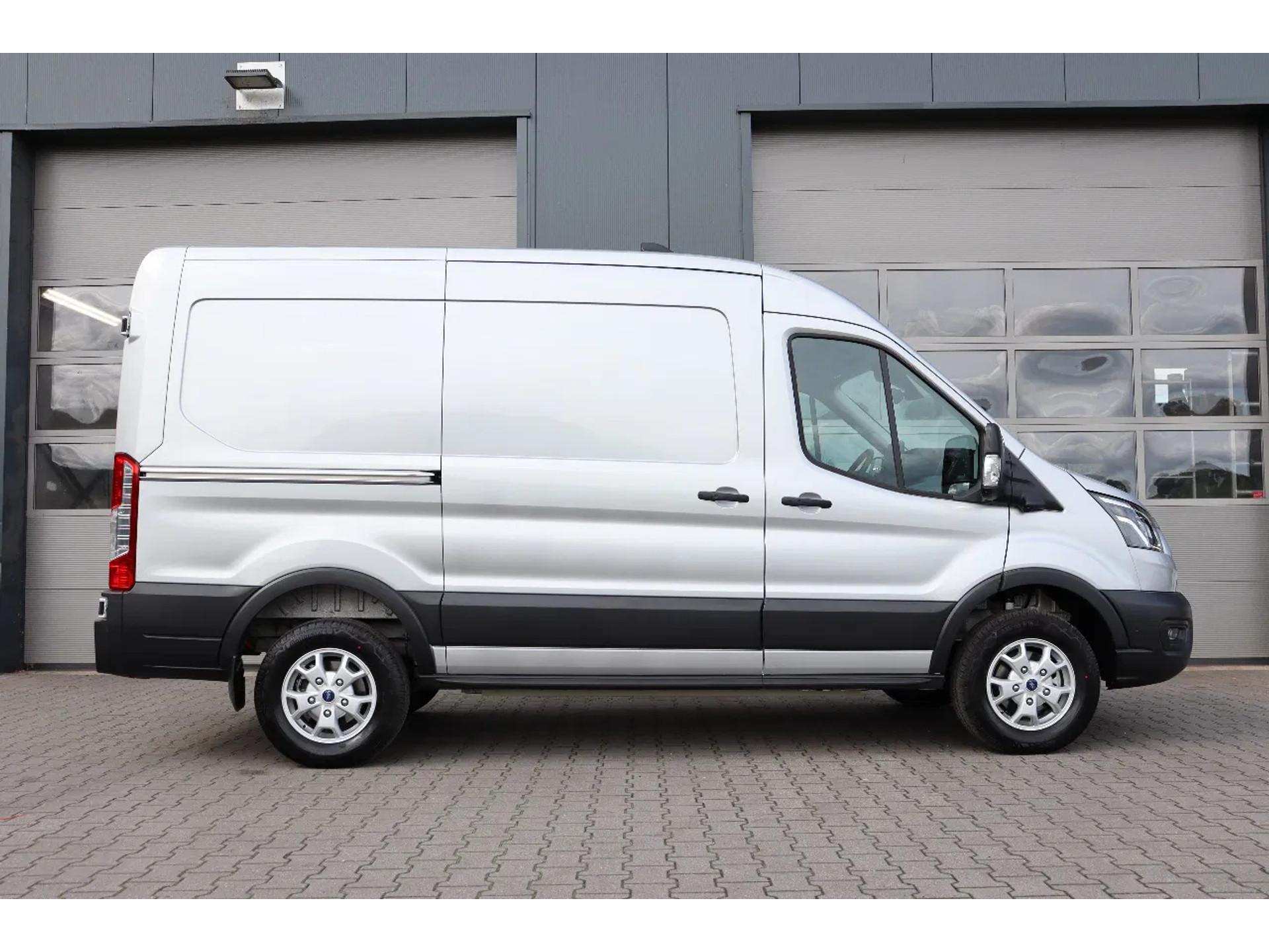 Foto 16 van Ford 68KWH L2H2 l 100% ELEKTRISCH l NAVI l 360 CAMERA l ACC l CLIMATE CONTROL