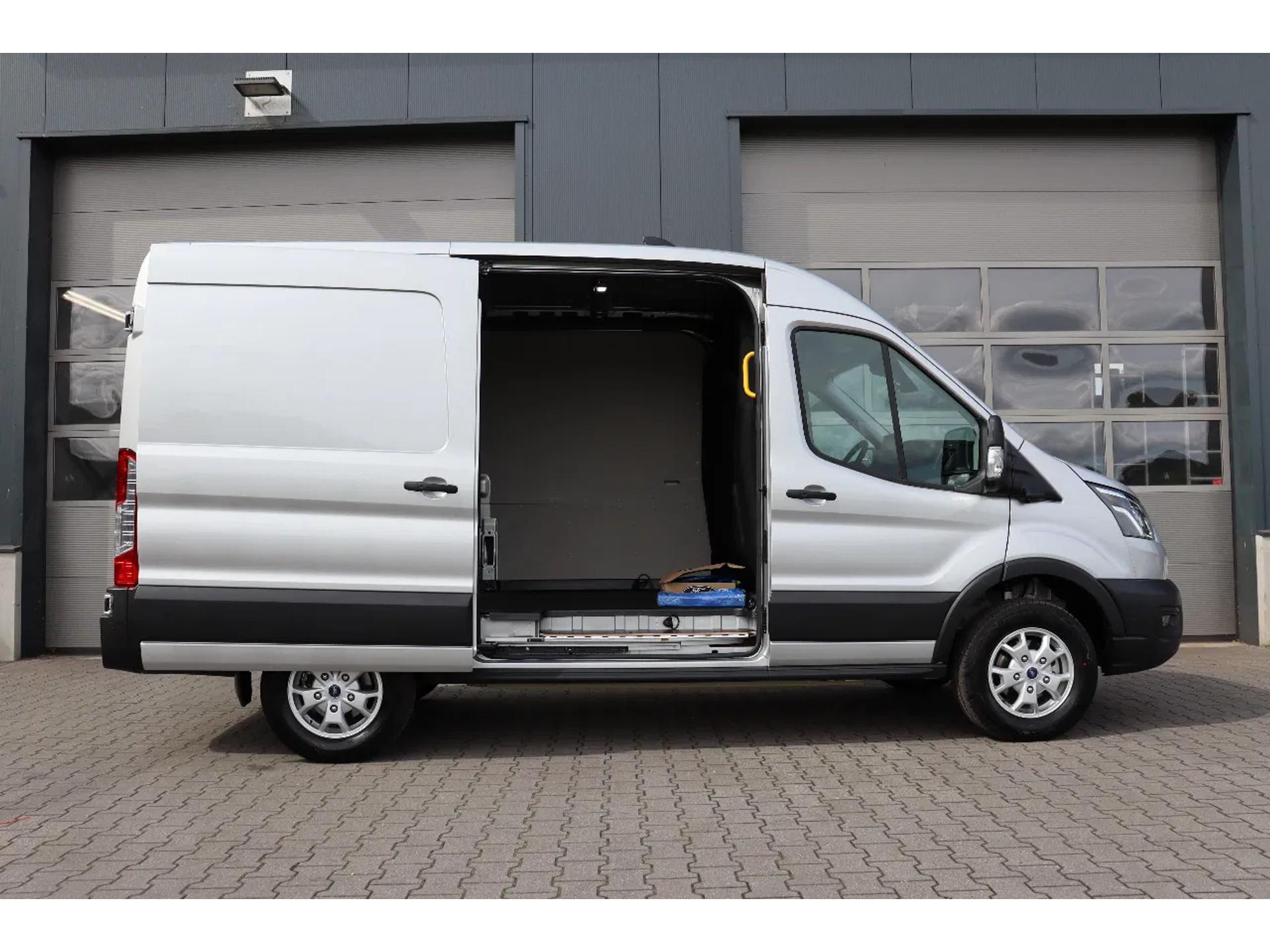 Foto 17 van Ford 68KWH L2H2 l 100% ELEKTRISCH l NAVI l 360 CAMERA l ACC l CLIMATE CONTROL