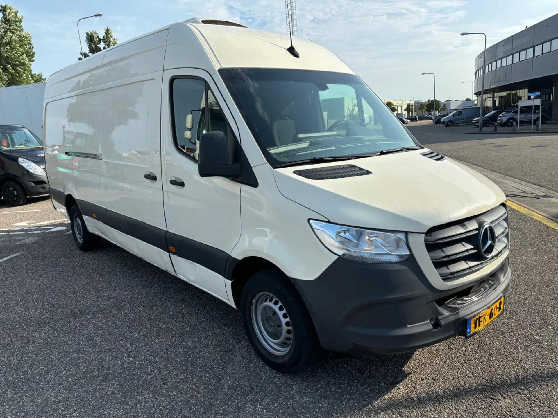 Foto 4 van Mercedes-Benz 316CDI L3H2 Koelwagen 2X Carrier Koel Unit Met Stekker + Laadklep Automaat Airco Cruisecontrol EURO 6