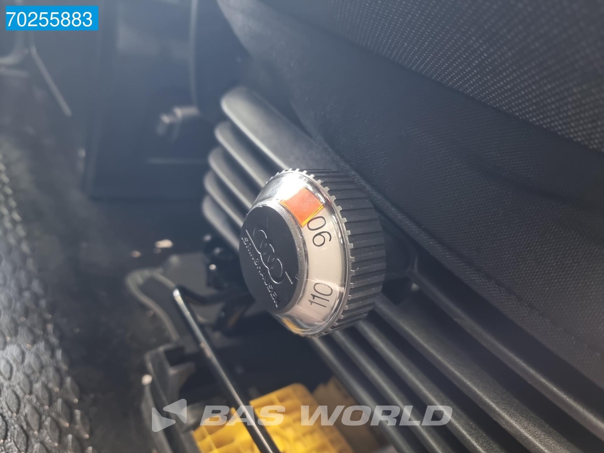 Foto 19 van Iveco 35S18 3.0L Automaat L2H2 LED ACC Navi Camera LM Velgen 12m3 Airco