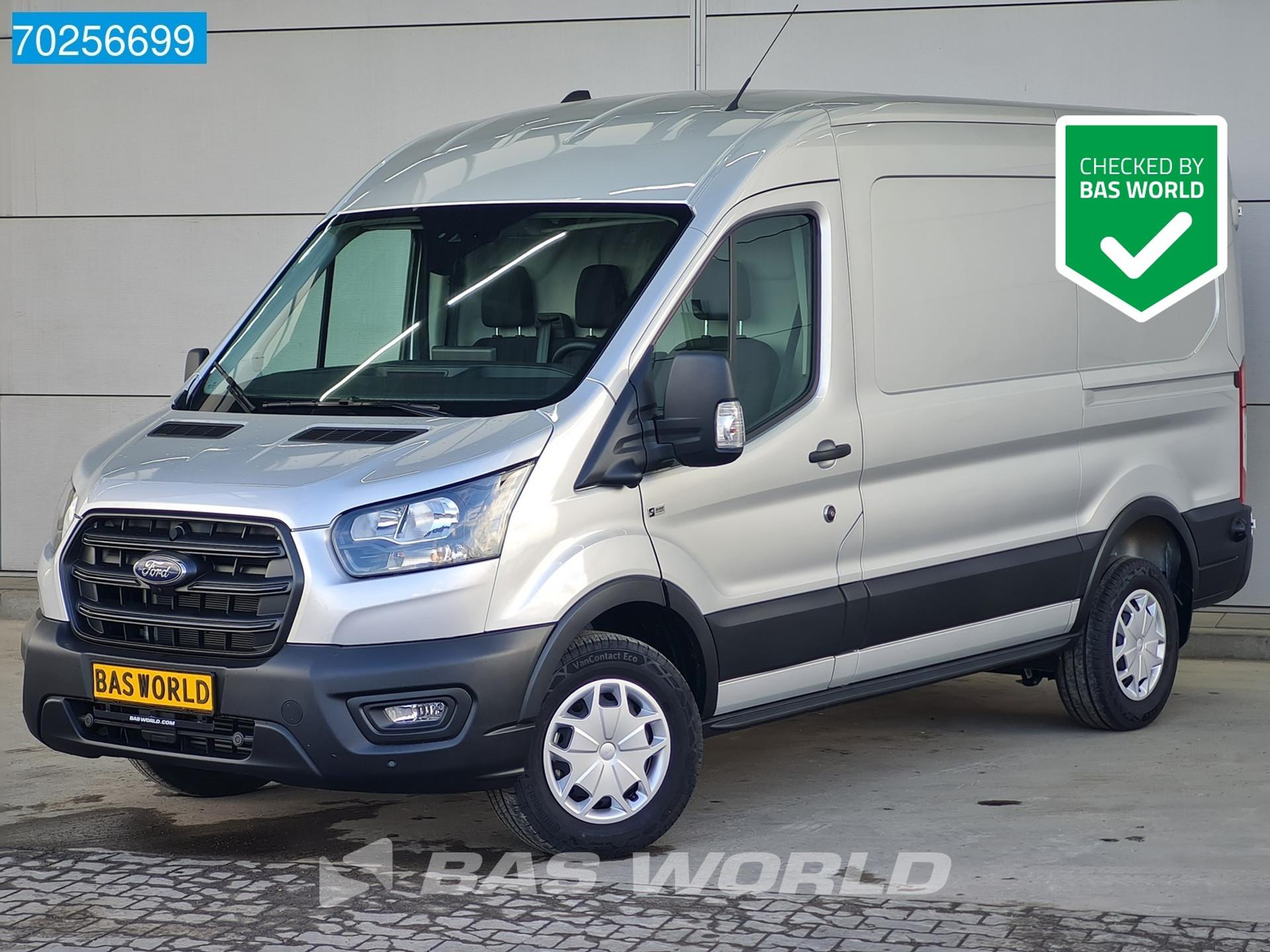 Foto 1 van Ford 130pk L2H2 Nieuw! Trend Airco Cruise 360Camera Parkeersensoren 10m3 Airco Cruise control