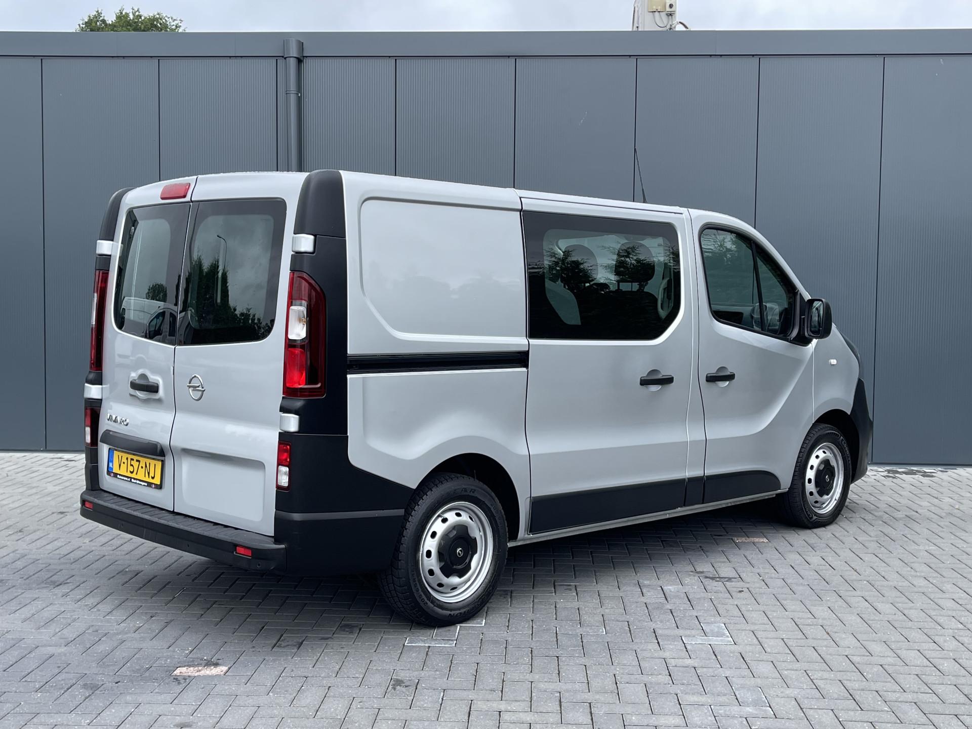 Foto 3 van Opel 1.6 CDTI / L1H1 / DUBBELE CABINE / AIRCO / CRUISE / NAVI / 6 PERS. / DUBBEL CABINE