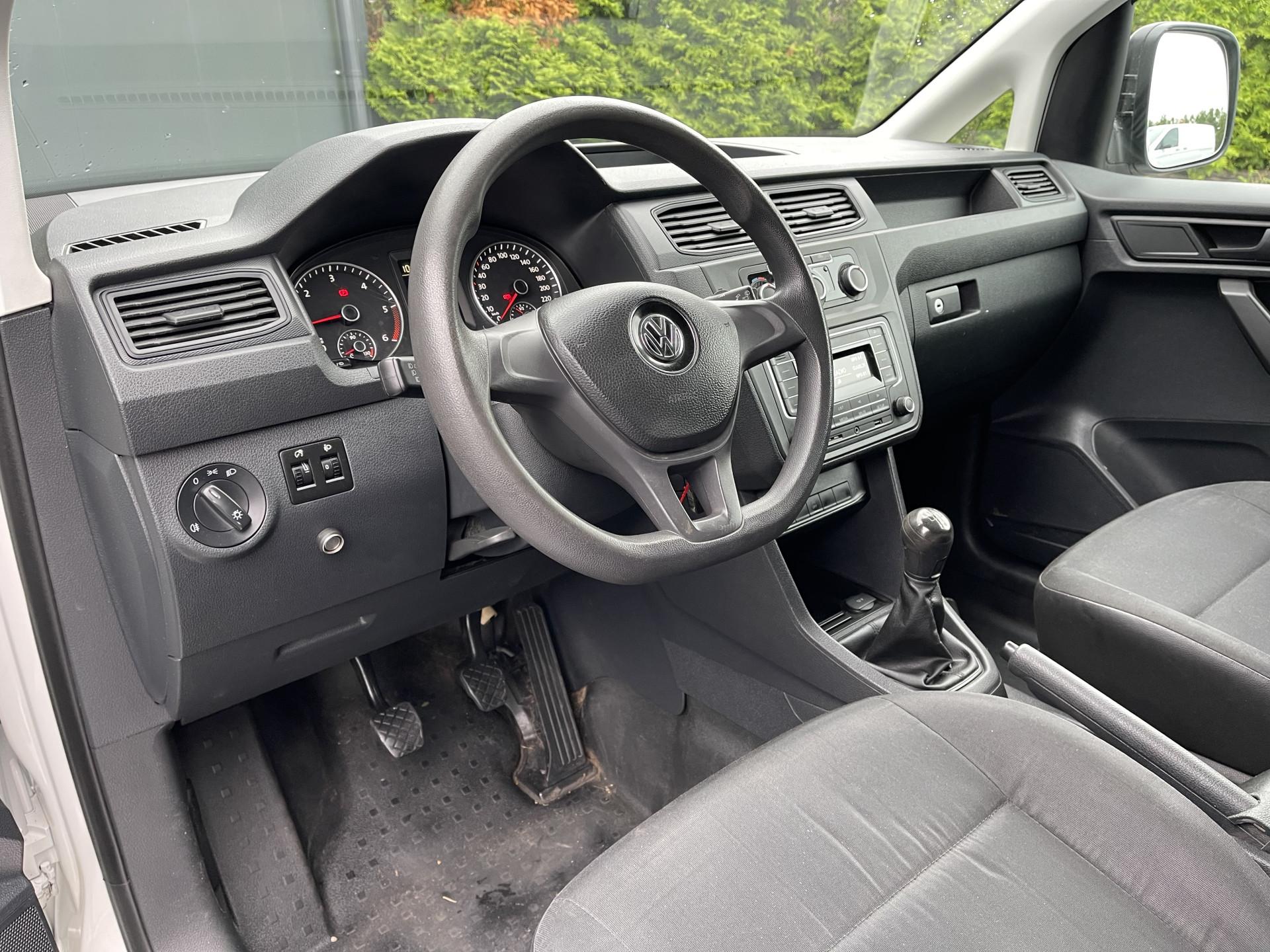 Foto 6 van Volkswagen 2.0 TDI / L1H1 / 1e EIG. / AIRCO / TREKHAAK / BLUETOOTH