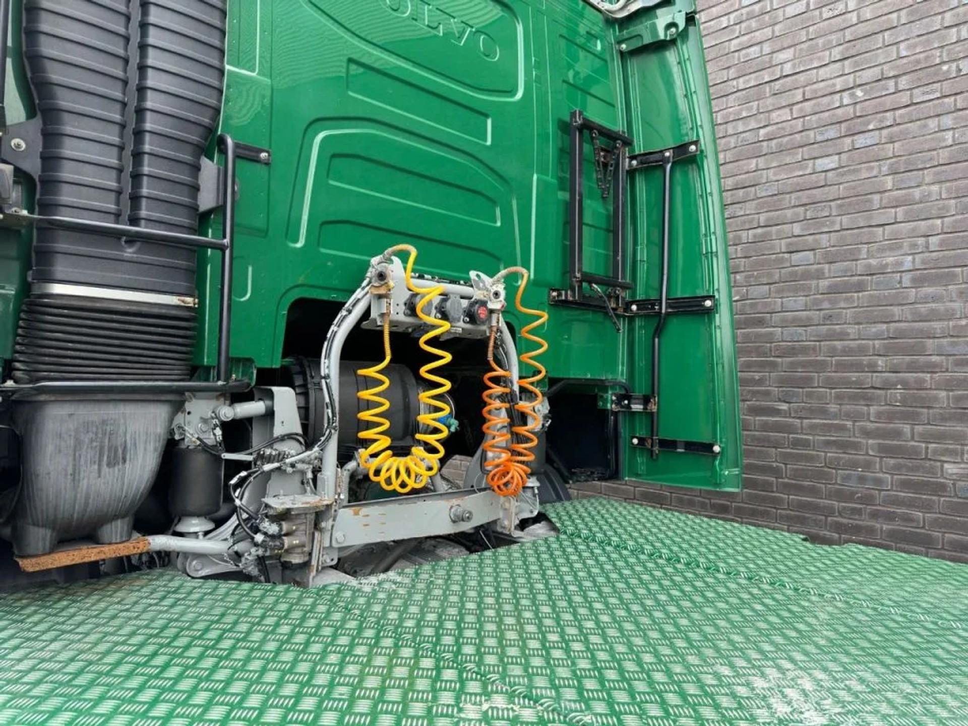 Foto 12 van Volvo FH 500 6X2 TREKKER/TRACTOR/SZM EURO 6 HYDRAULIC