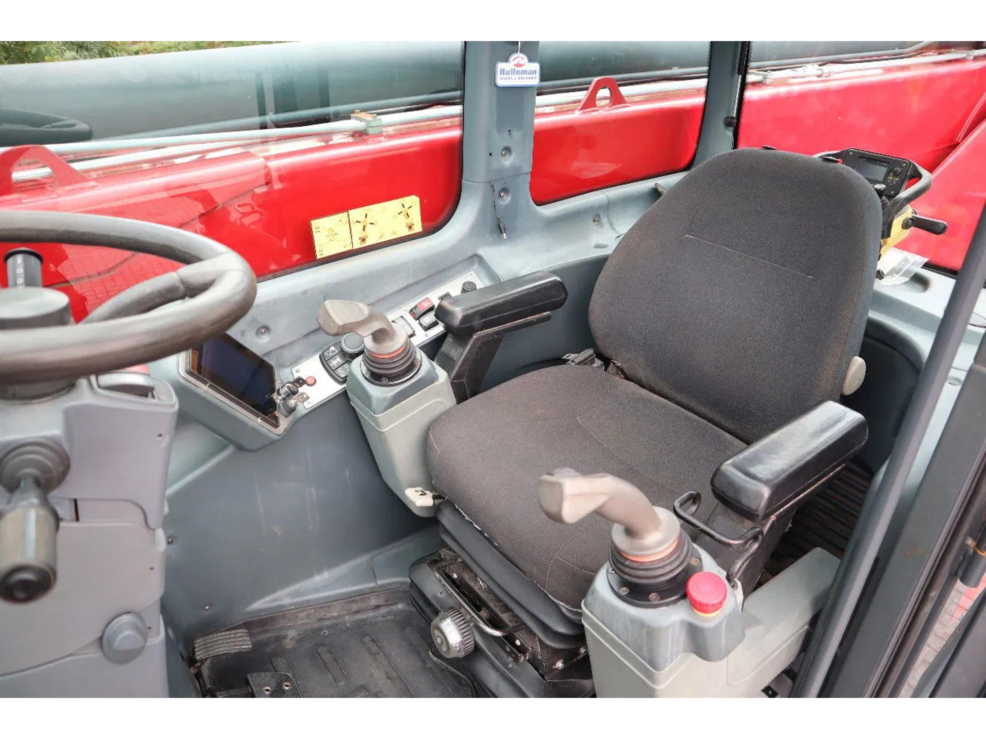 Foto 17 van Magni RTH 5.30 S | REMOTE CONTROL | HYDRAULIC FORKS