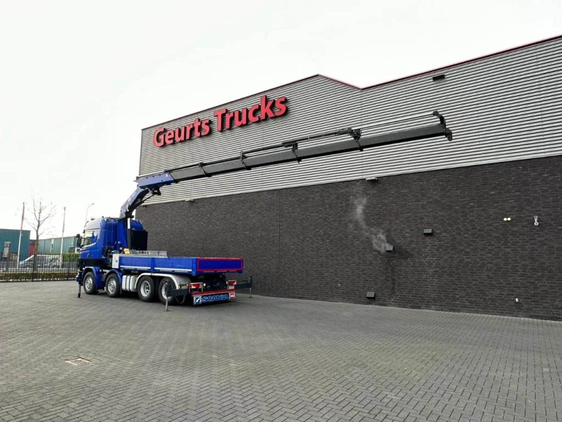Foto 4 van Scania R580 V8 8X4 TREKKER-BAKWAGEN COMBI + HMF 4020-K5 KRAAN/KRAN/CRANE/GRUA