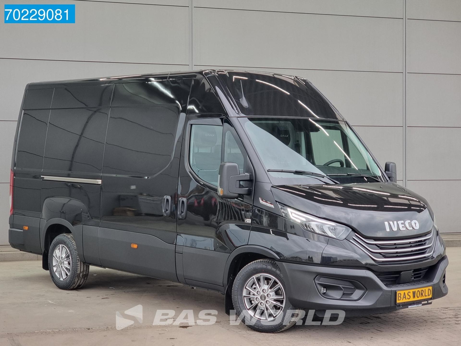 Foto 3 van Iveco 35S18 3.0L Automaat L2H2 LED ACC Navi Camera LM Velgen 12m3 Airco