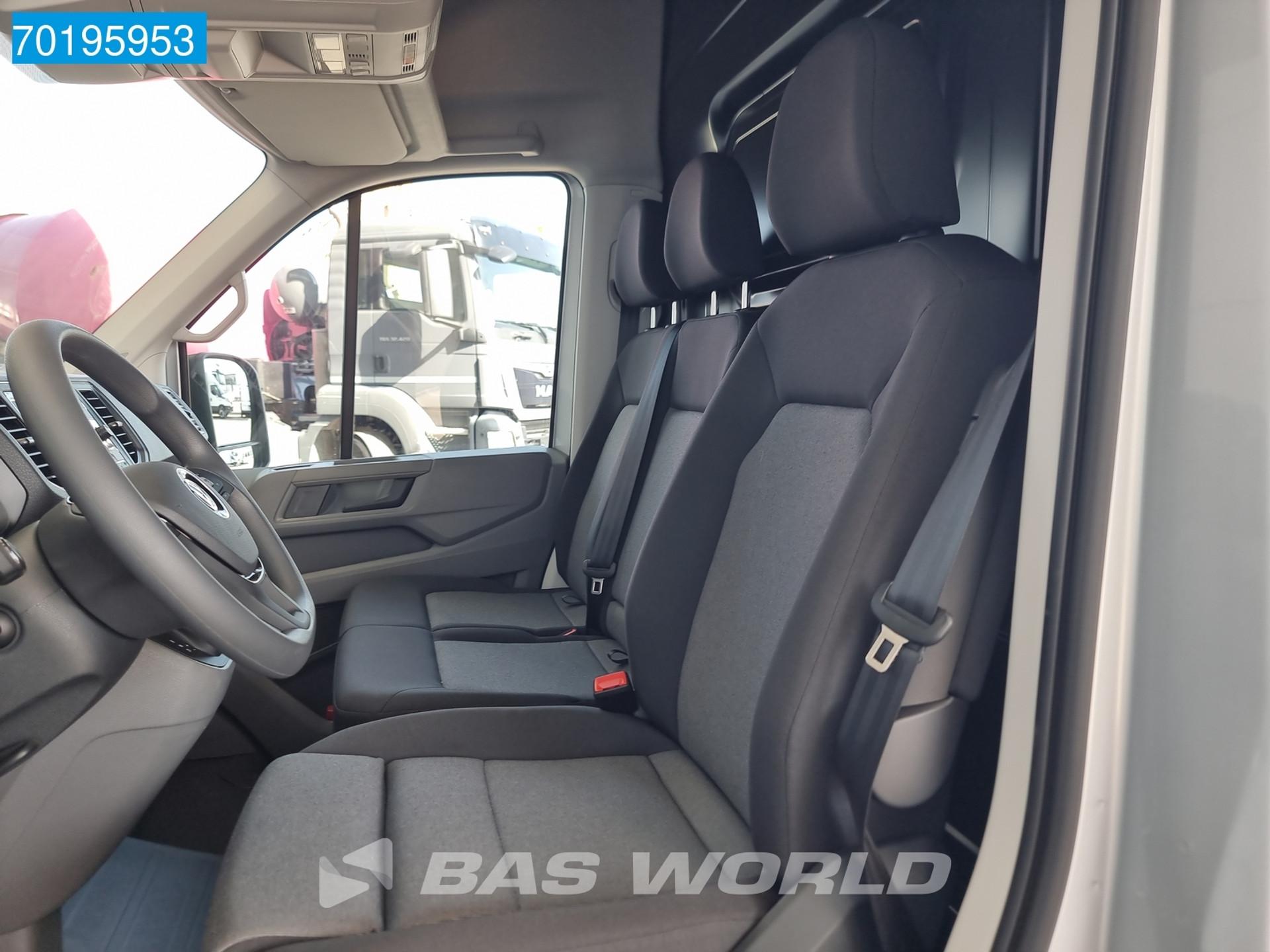 Foto 14 van Volkswagen 140pk L3H3/Airco/Cruise/Camera/Apple Carplay/Parkeersensoren Voor+Achter/Multifunctioneel stuur 11m3 Airco