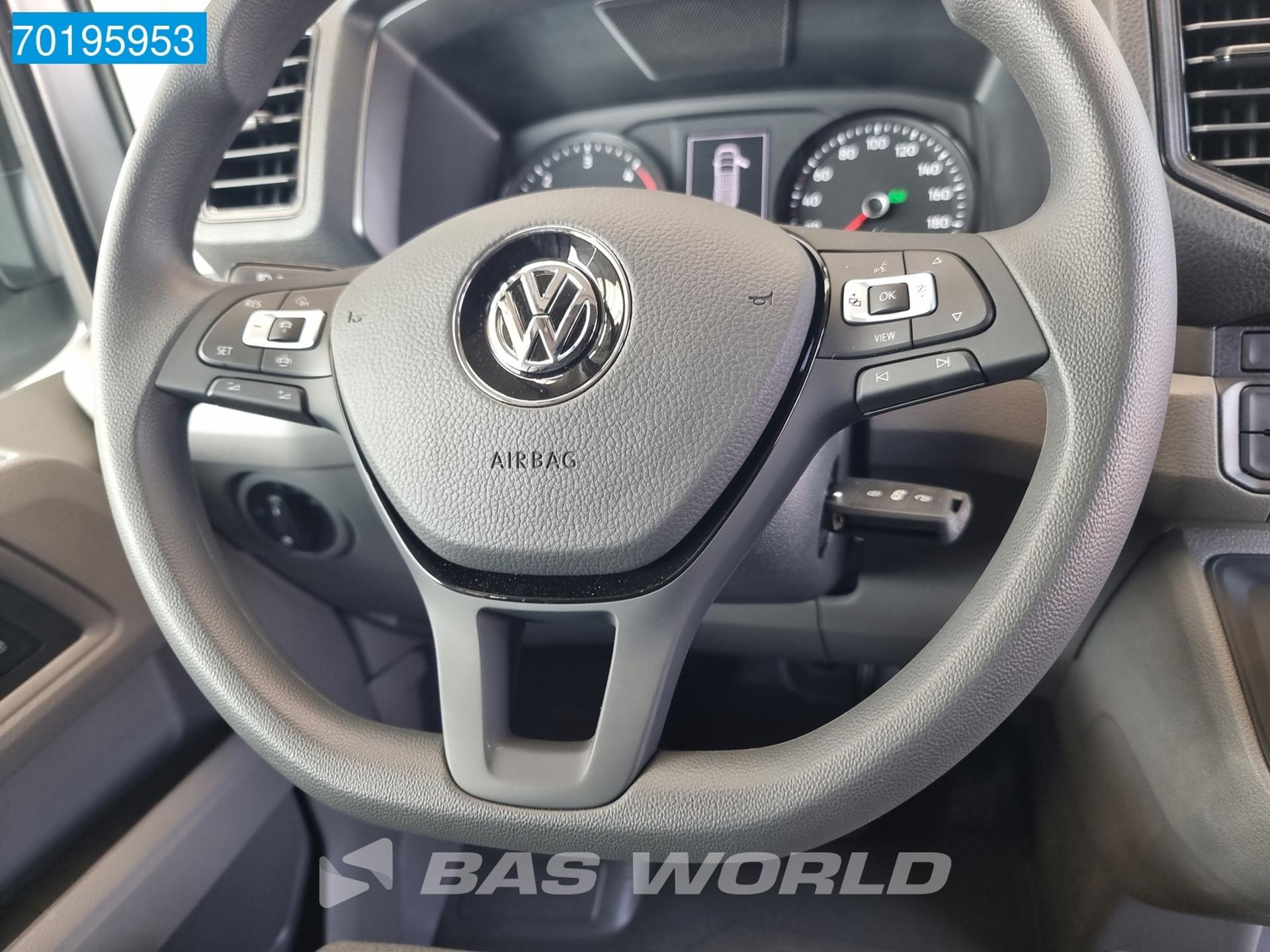 Foto 17 van Volkswagen 140pk L3H3/Airco/Cruise/Camera/Apple Carplay/Parkeersensoren Voor+Achter/Multifunctioneel stuur 11m3 Airco