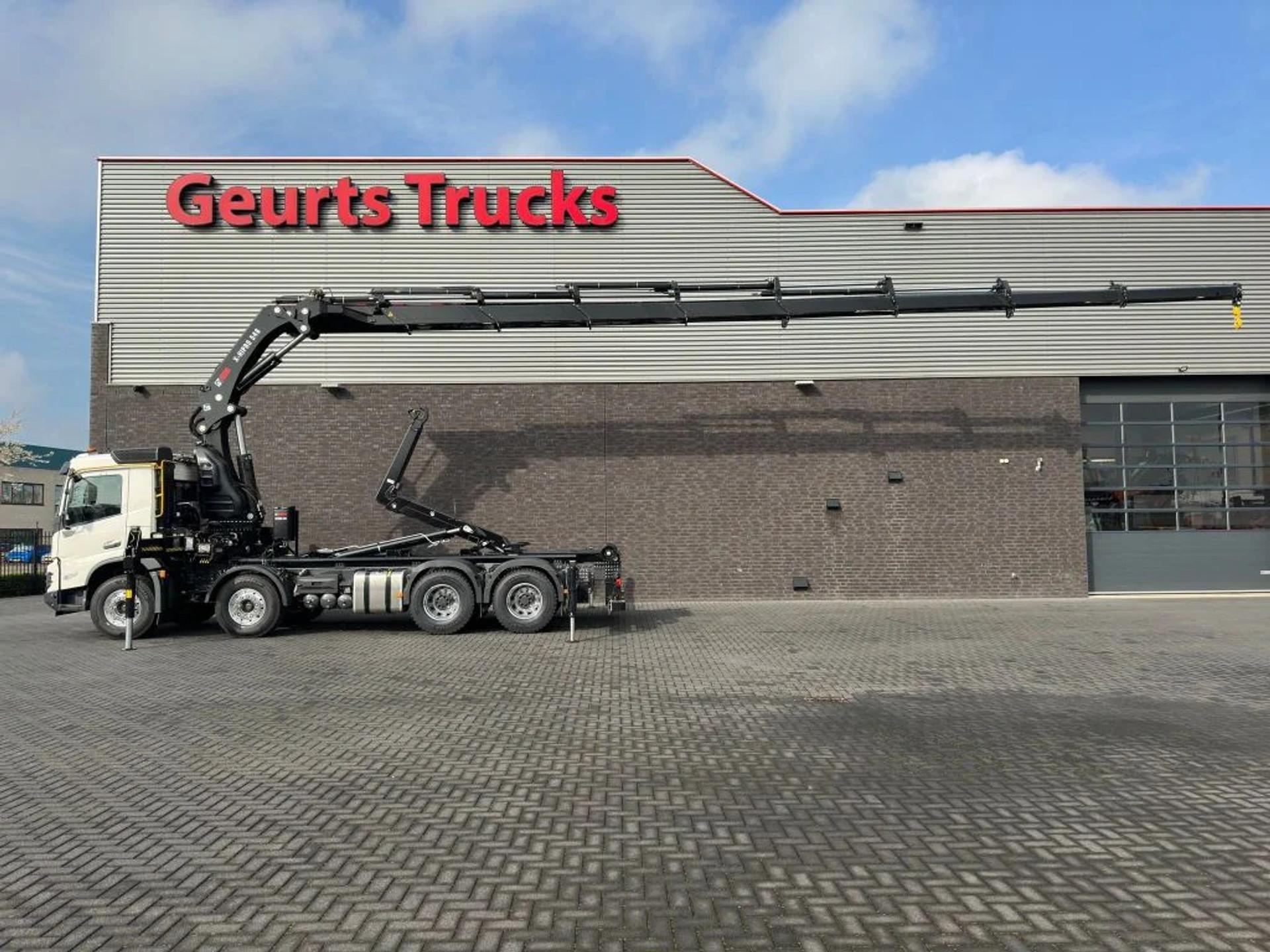 Foto 1 van Volvo FMX 500 8X4 HIAB HAAKARM + HIAB 548 E-8 KRAAN/KRAN/CRANE/GRUA