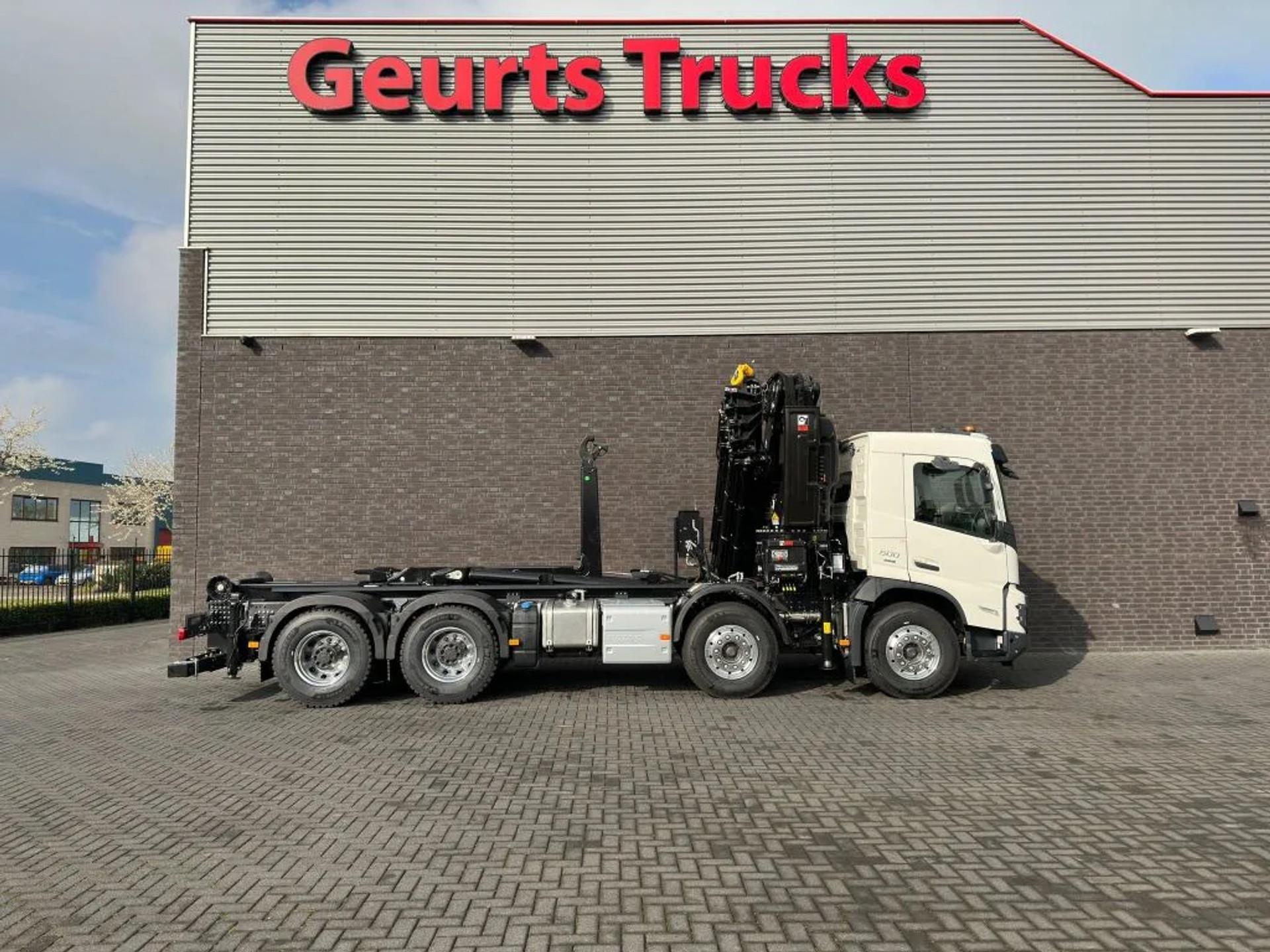 Foto 12 van Volvo FMX 500 8X4 HIAB HAAKARM + HIAB 548 E-8 KRAAN/KRAN/CRANE/GRUA