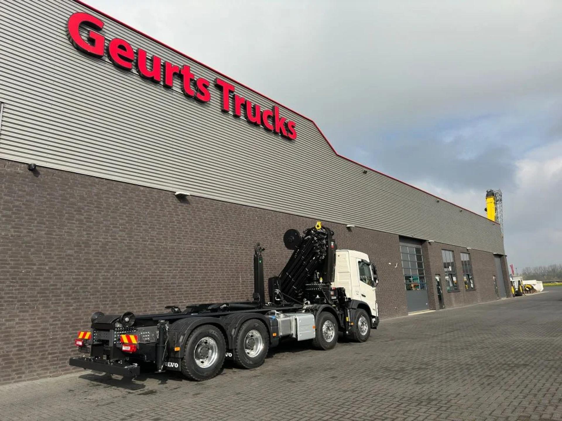 Foto 13 van Volvo FMX 500 8X4 HIAB HAAKARM + HIAB 548 E-8 KRAAN/KRAN/CRANE/GRUA