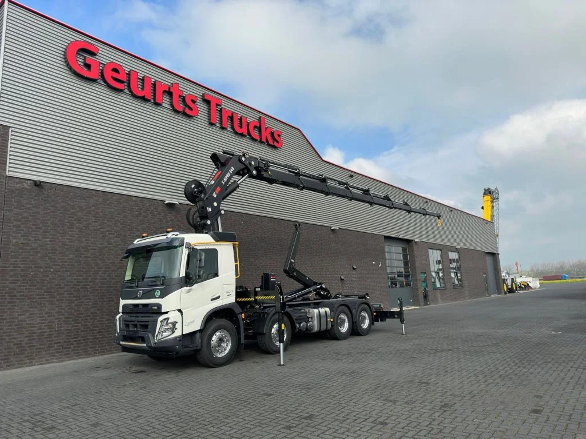 Foto 2 van Volvo FMX 500 8X4 HIAB HAAKARM + HIAB 548 E-8 KRAAN/KRAN/CRANE/GRUA
