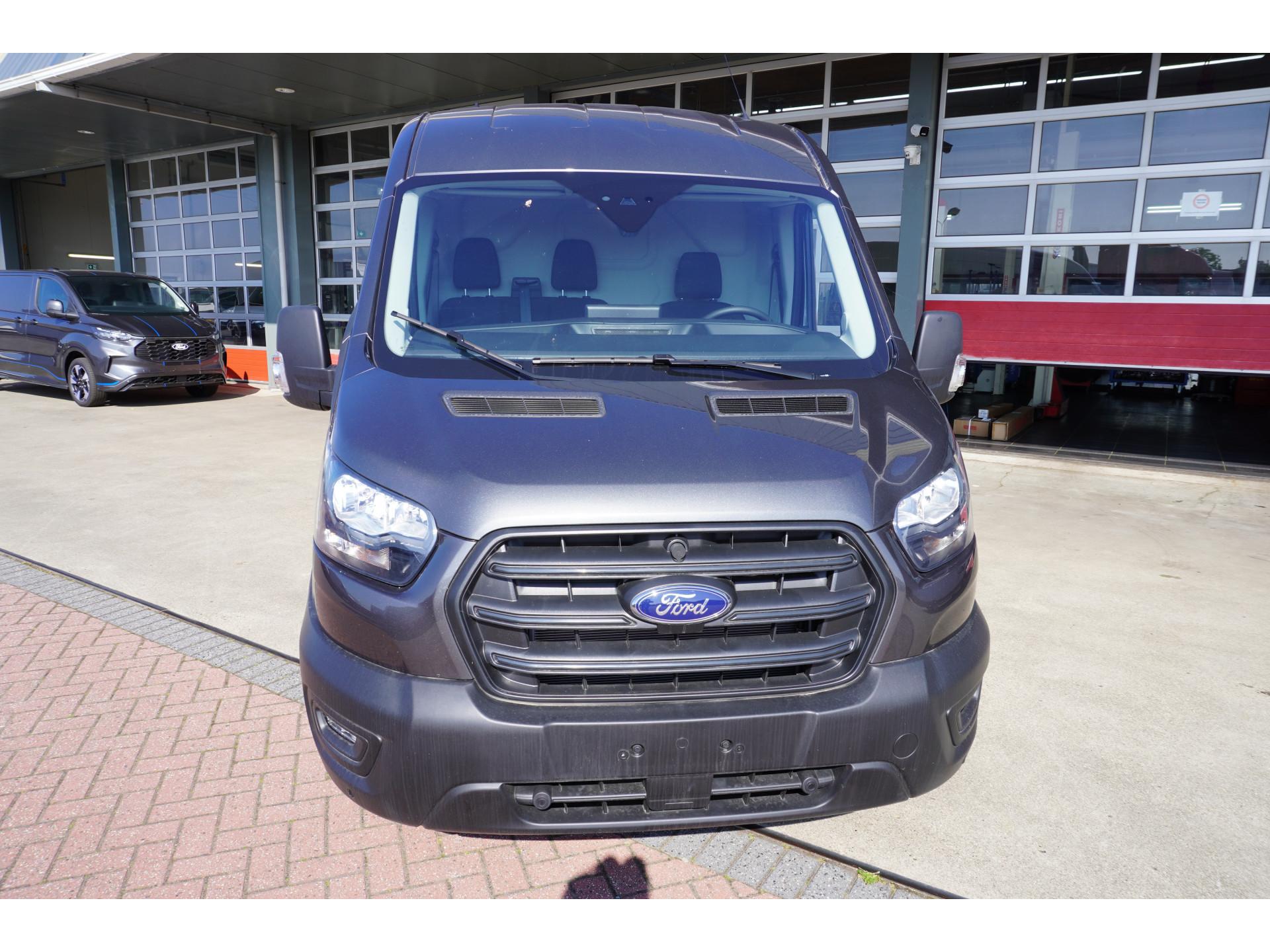 Foto 3 van Ford 350M 2.0 TDCI 130PK L2H2 Trend Automaat