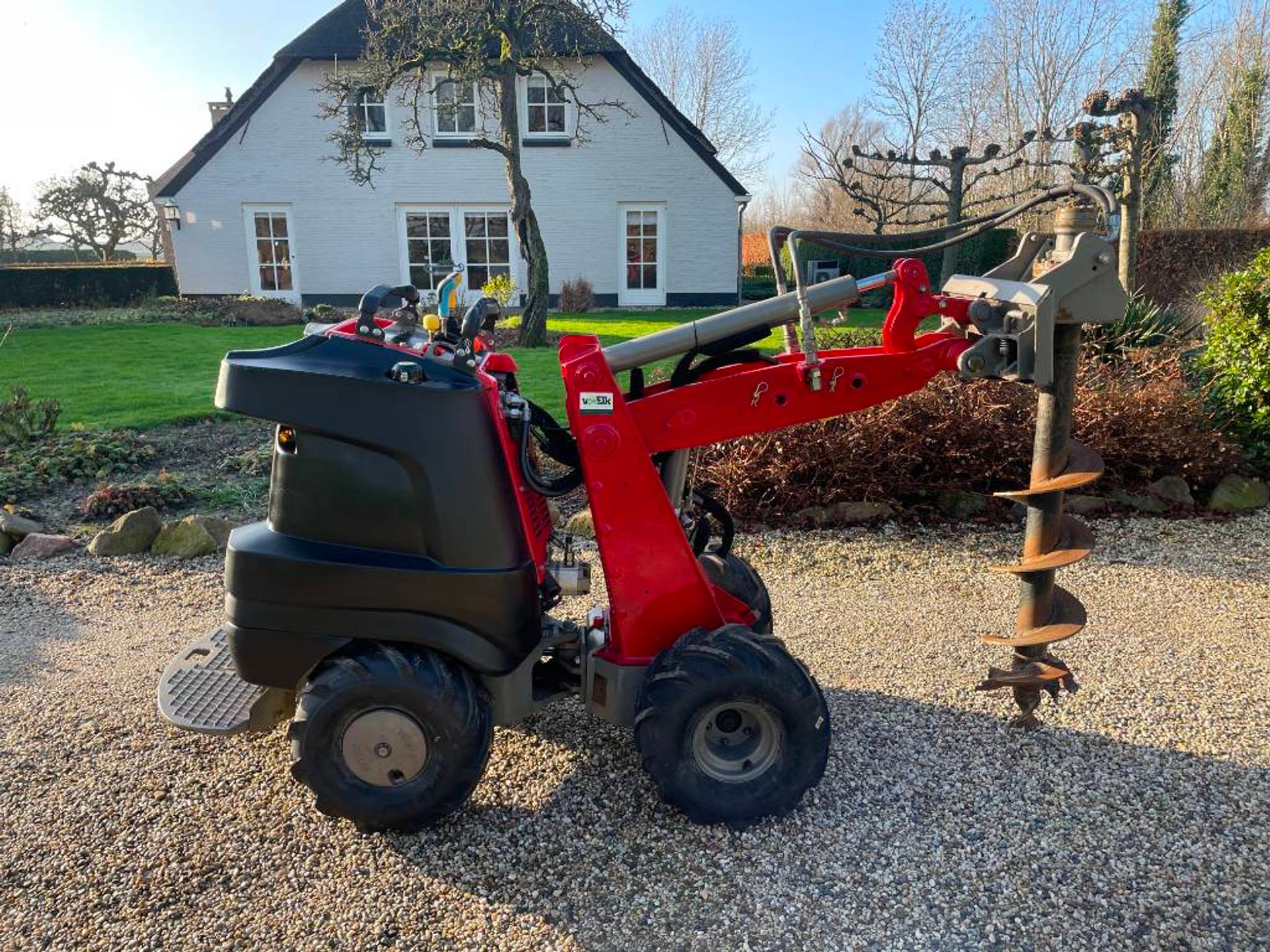 Foto 11 van Ditch Witch R300  Minishovel / Mini Shovel