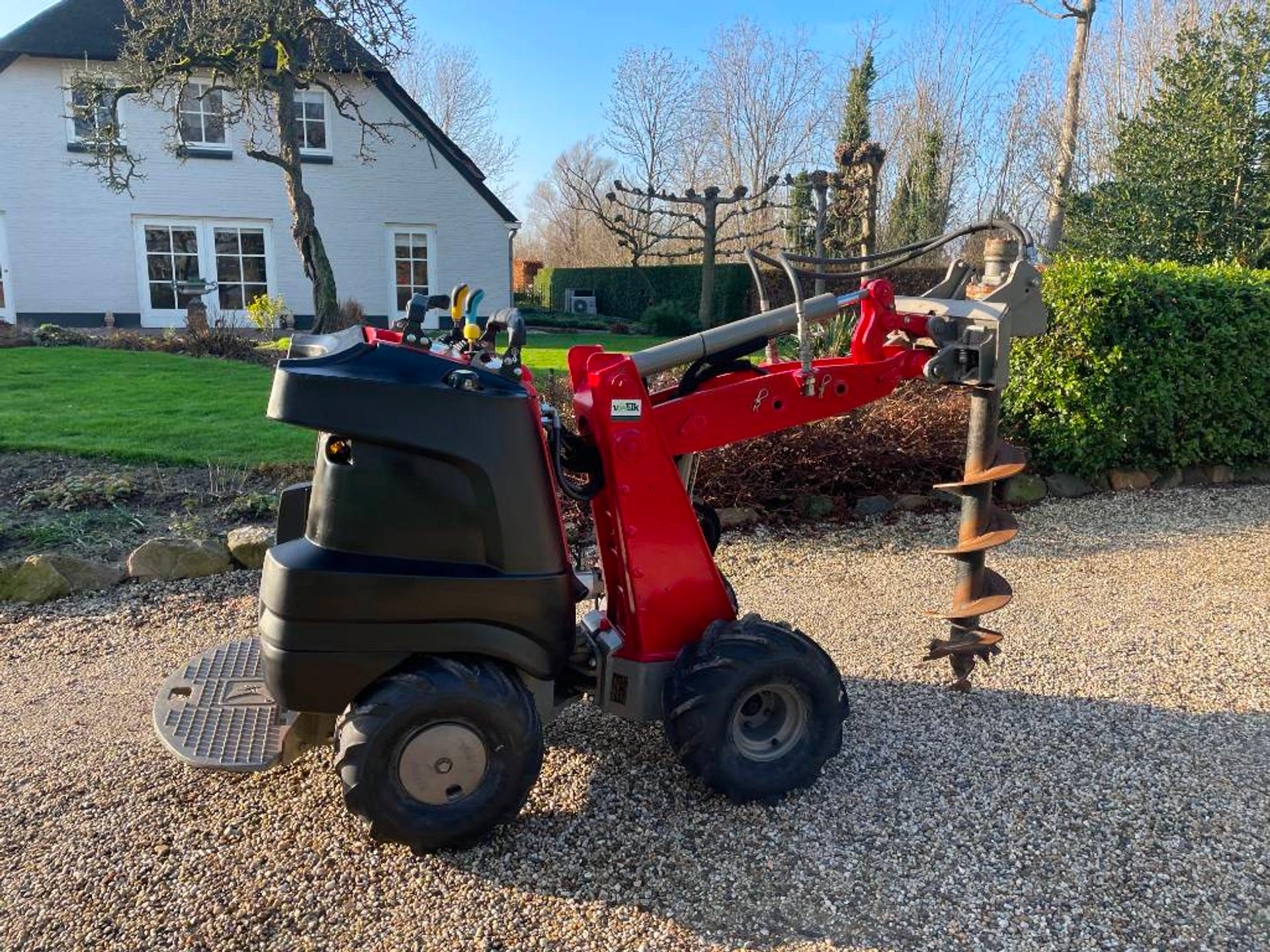 Foto 2 van Ditch Witch R300  Minishovel / Mini Shovel