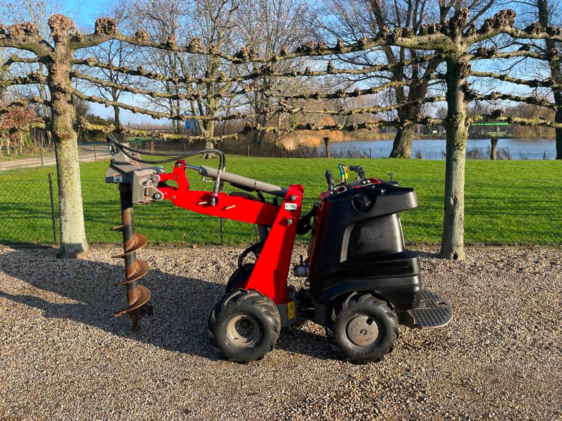 Foto 4 van Ditch Witch R300  Minishovel / Mini Shovel