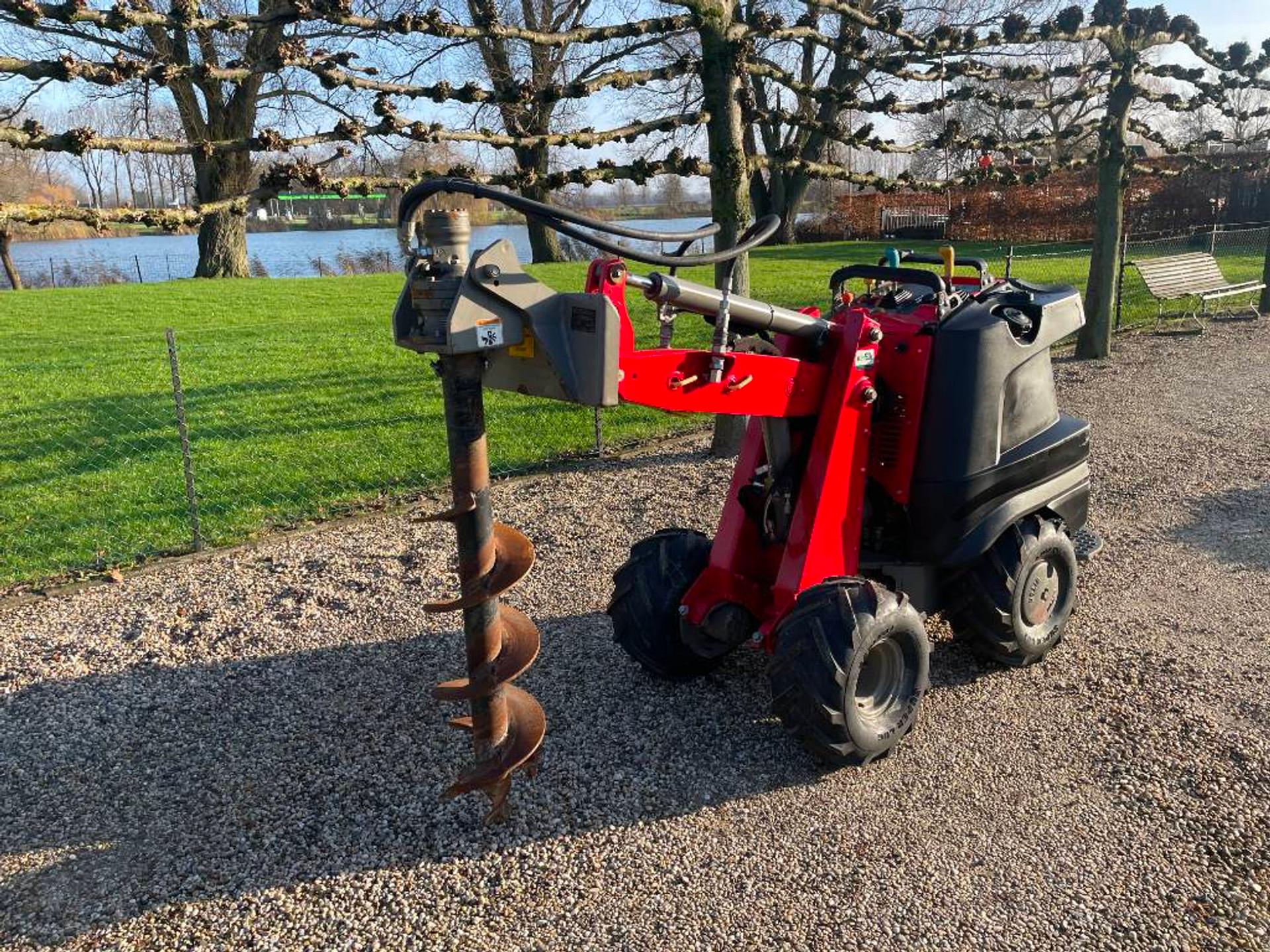 Foto 5 van Ditch Witch R300  Minishovel / Mini Shovel