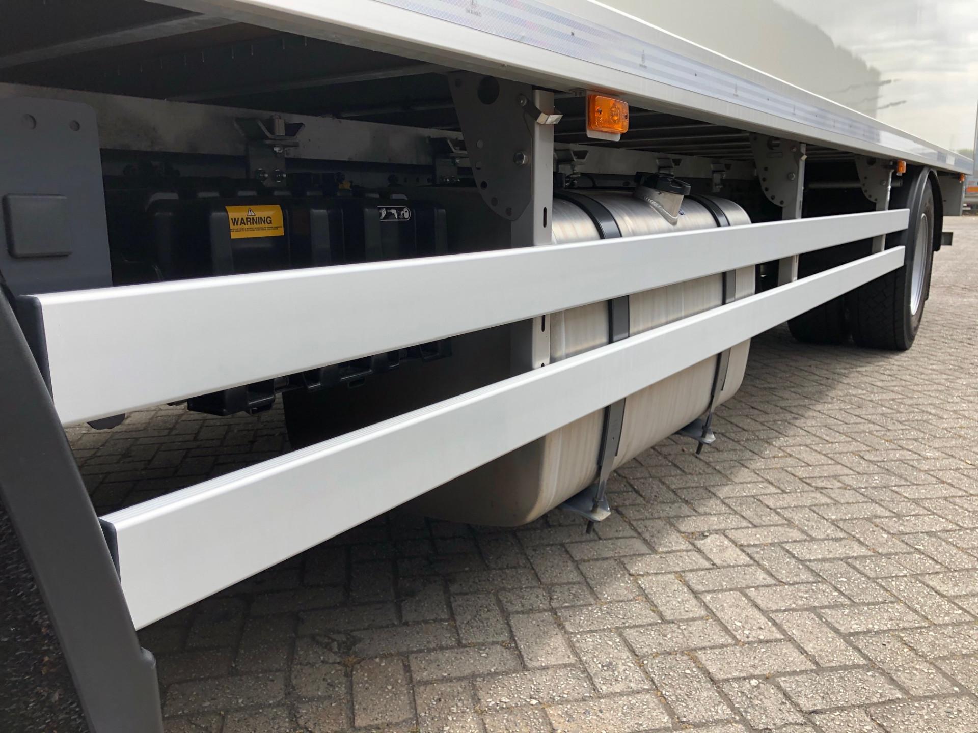 Foto 10 van DAF CF 260 FA / Bakwagen / 2100,- euro p/m All in!!