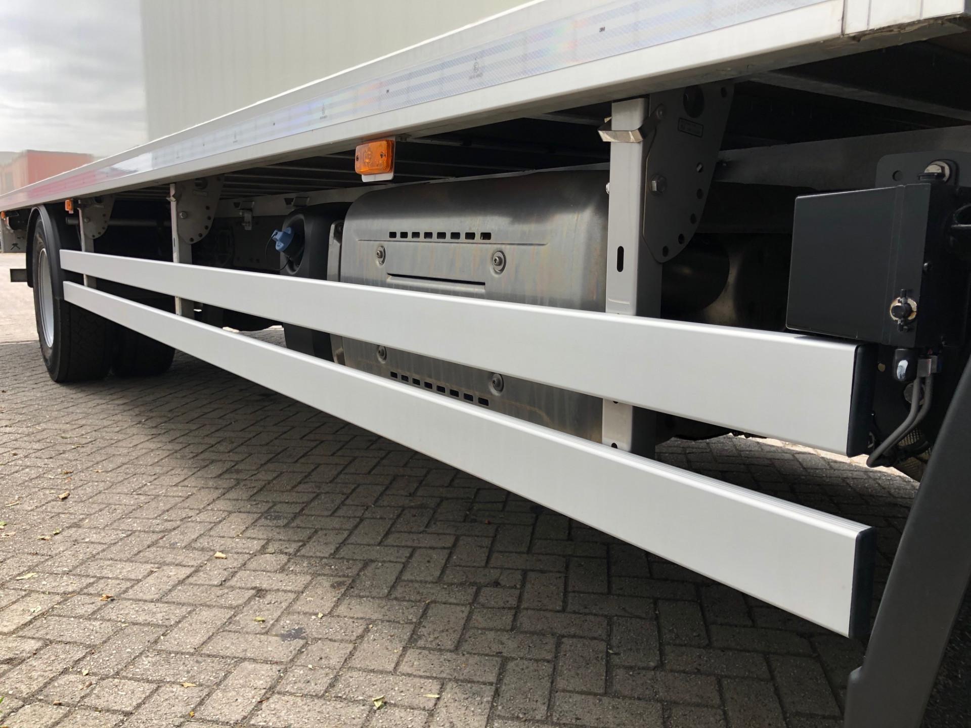 Foto 9 van DAF CF 260 FA / Bakwagen / 2100,- euro p/m All in!!