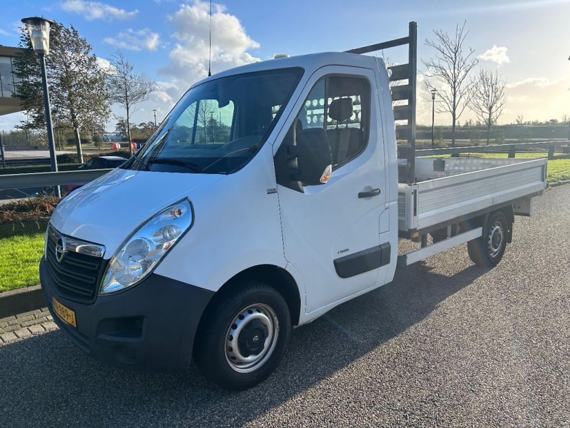 Foto 2 van Opel Movano 2.3DCI Openlaadbak Airco Trekhaak