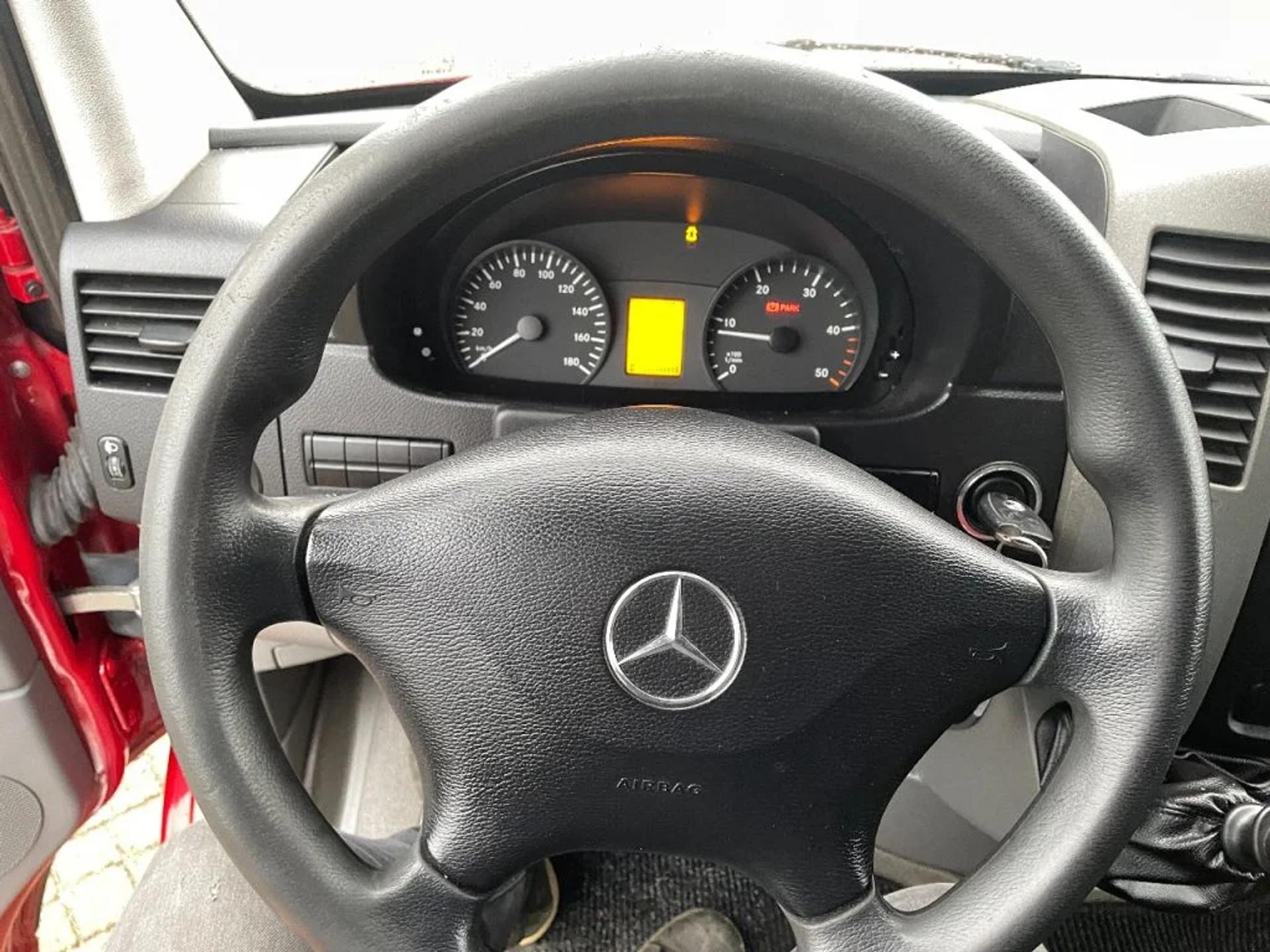 Foto 8 van Mercedes-Benz Sprinter 210CDI L2H2 270 Graden Deuren