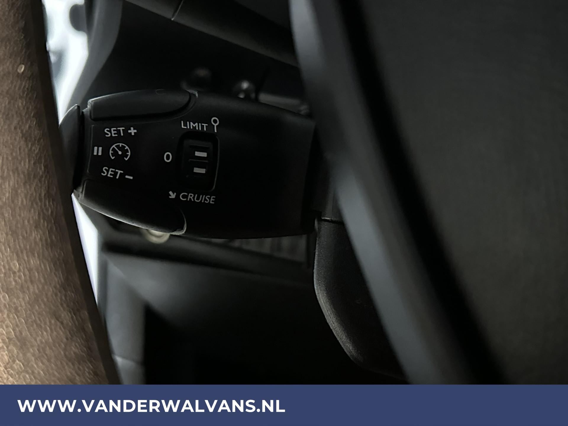 Foto 8 van Peugeot Partner 1.5 BlueHDI 102pk L1H1 Euro6 Airco | Cruisecontrol | Camera | Apple Carplay