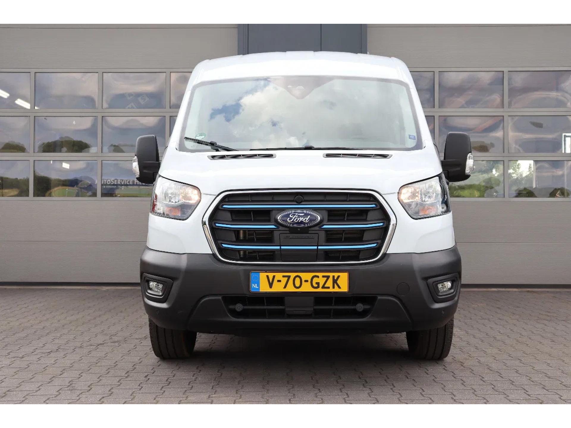 Foto 11 van Ford 68KWH L2H2 l 100% ELEKTRISCH l NAVI l 360 CAMERA l ACC l CLIMATE CONTROL