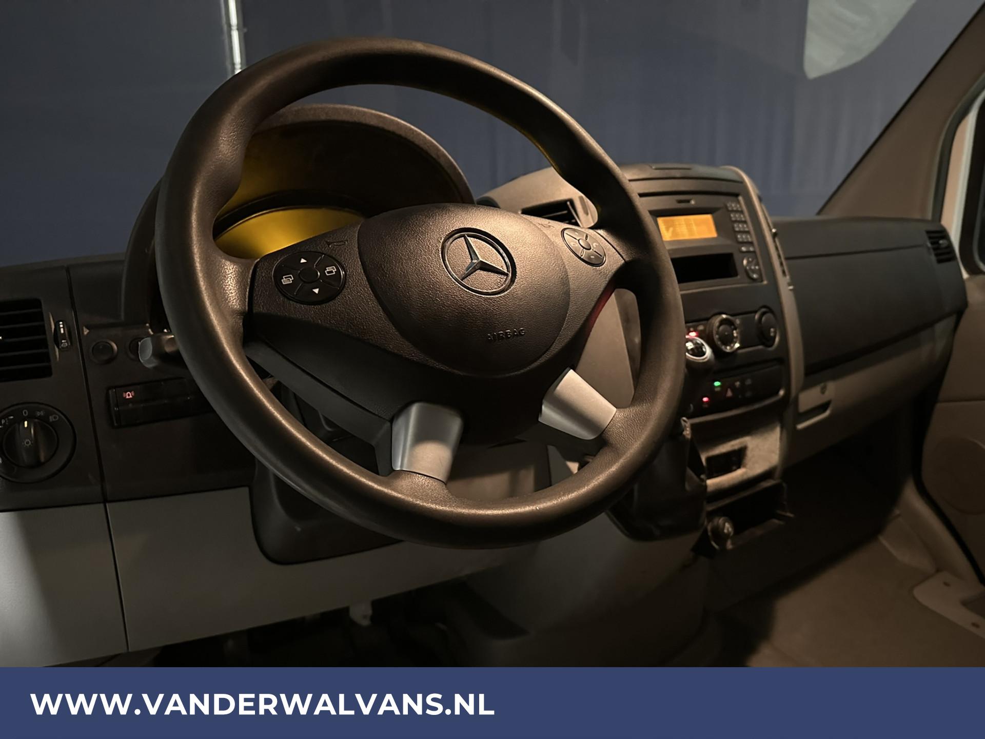 Foto 6 van Mercedes-Benz Sprinter 316 CDI 163pk L2H2 Euro6 Airco | 2800kg Trekhaak | Cruisecontrol | Parkeersensoren