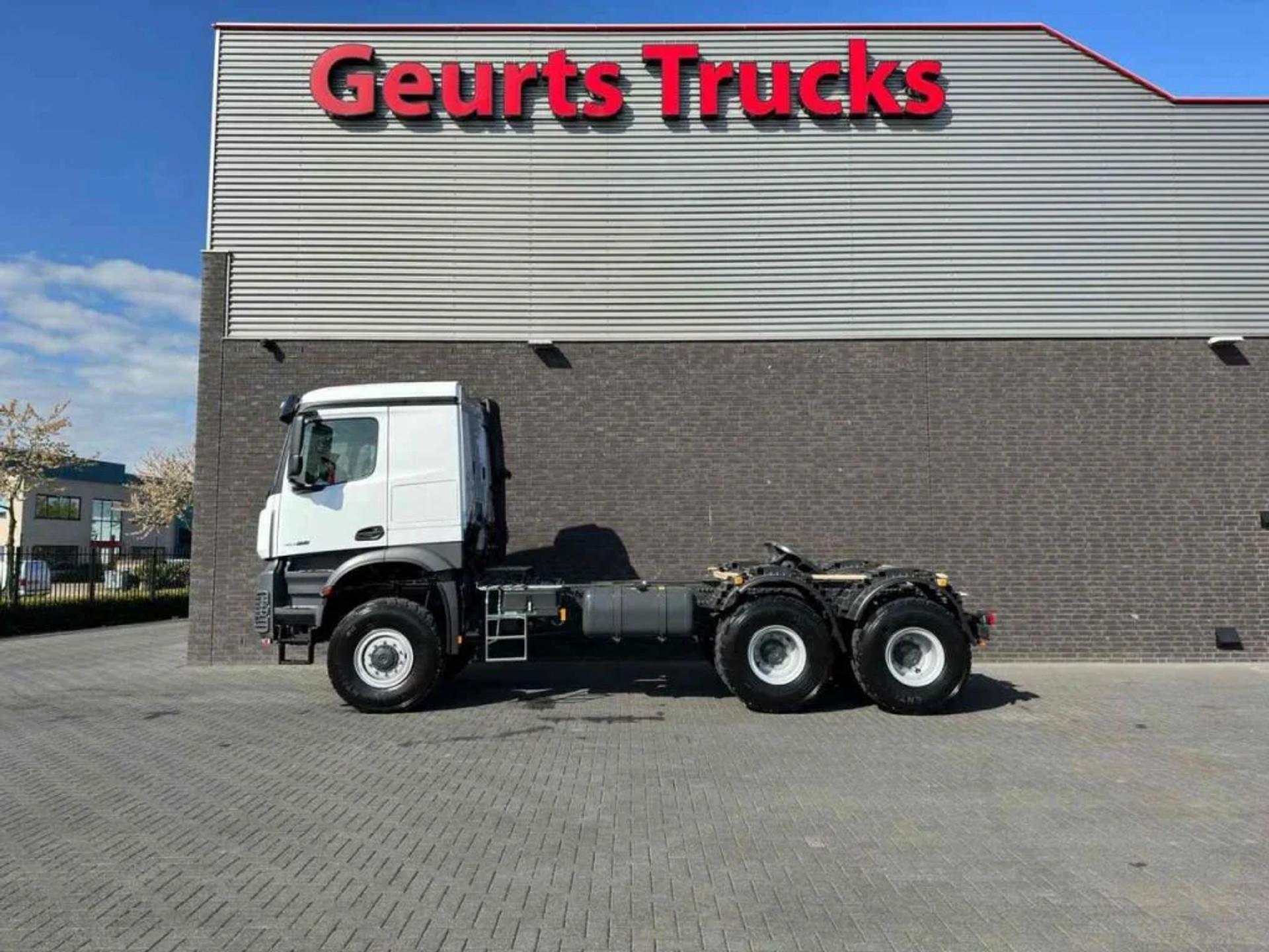 Foto 1 van Mercedes-Benz Arocs 4052 AS 6X6 HEAVY DUTY PRIME MOVERS NEW 2 UNITS IN STOCK !!!!