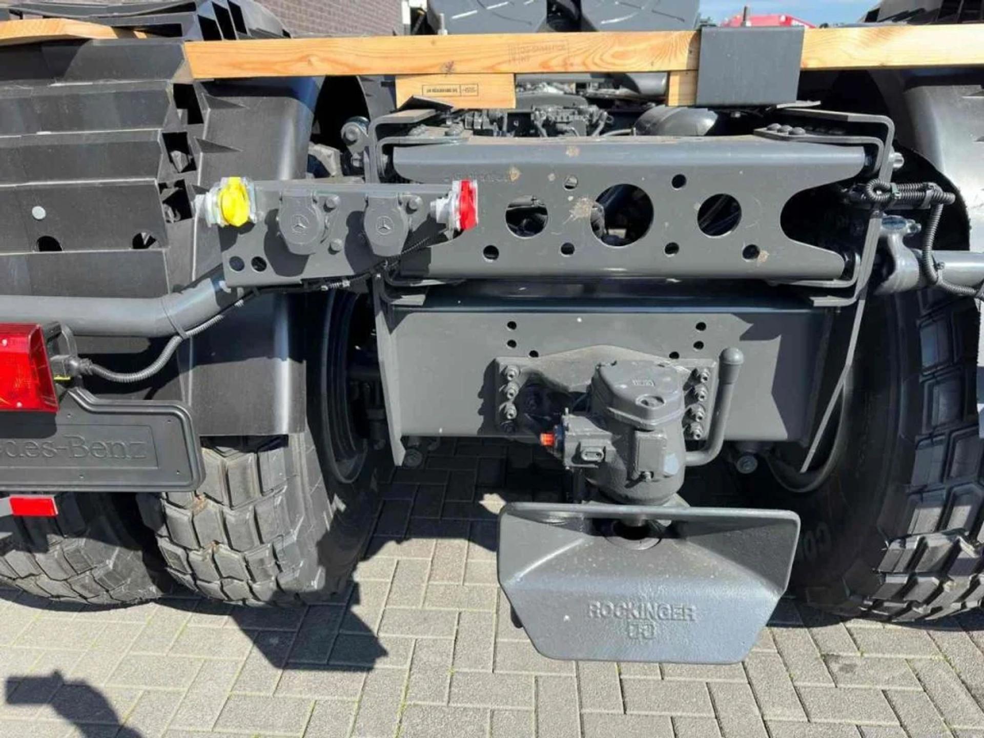 Foto 12 van Mercedes-Benz Arocs 4052 AS 6X6 HEAVY DUTY PRIME MOVERS NEW 2 UNITS IN STOCK !!!!