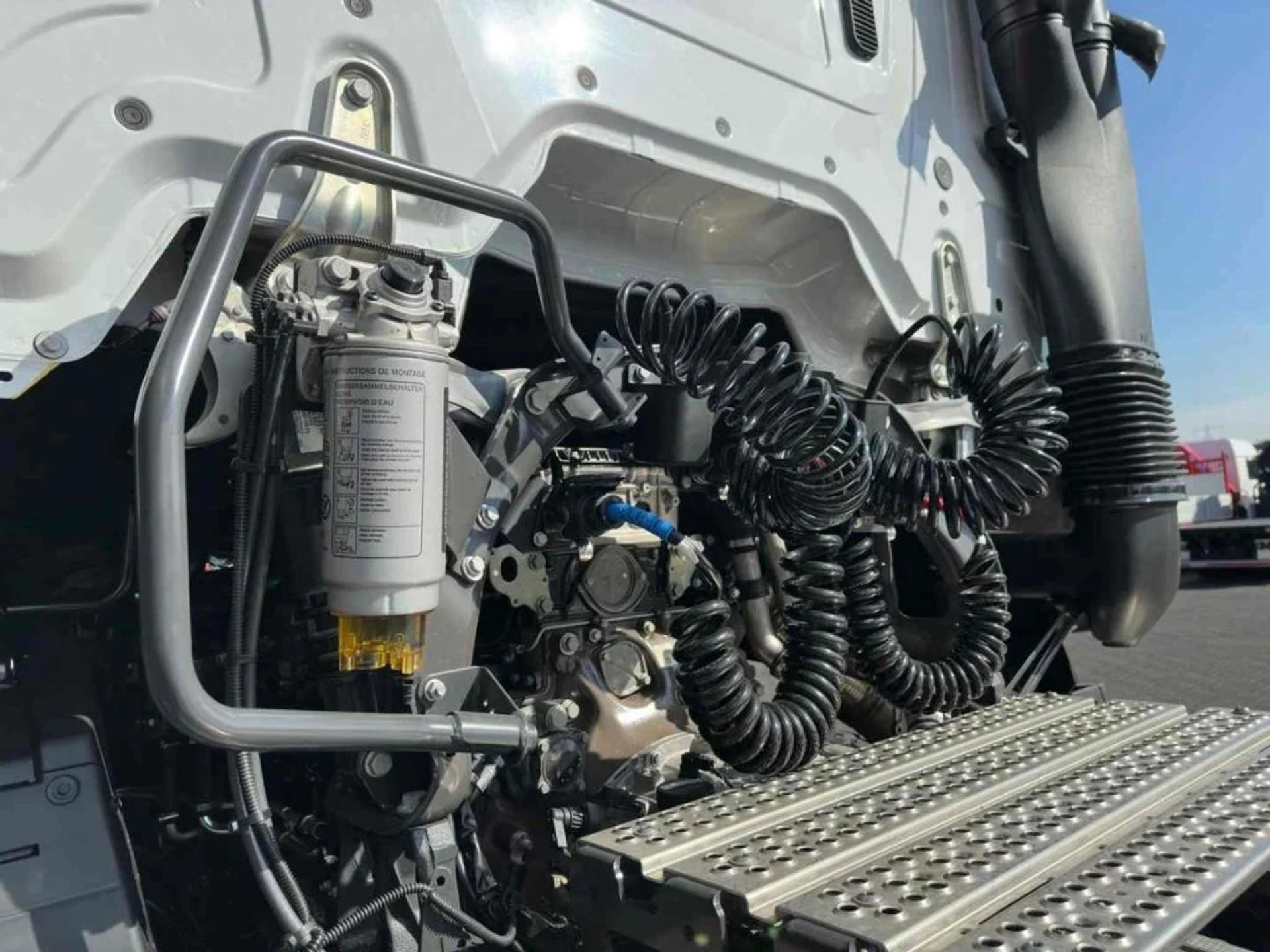 Foto 18 van Mercedes-Benz Arocs 4052 AS 6X6 HEAVY DUTY PRIME MOVERS NEW 2 UNITS IN STOCK !!!!
