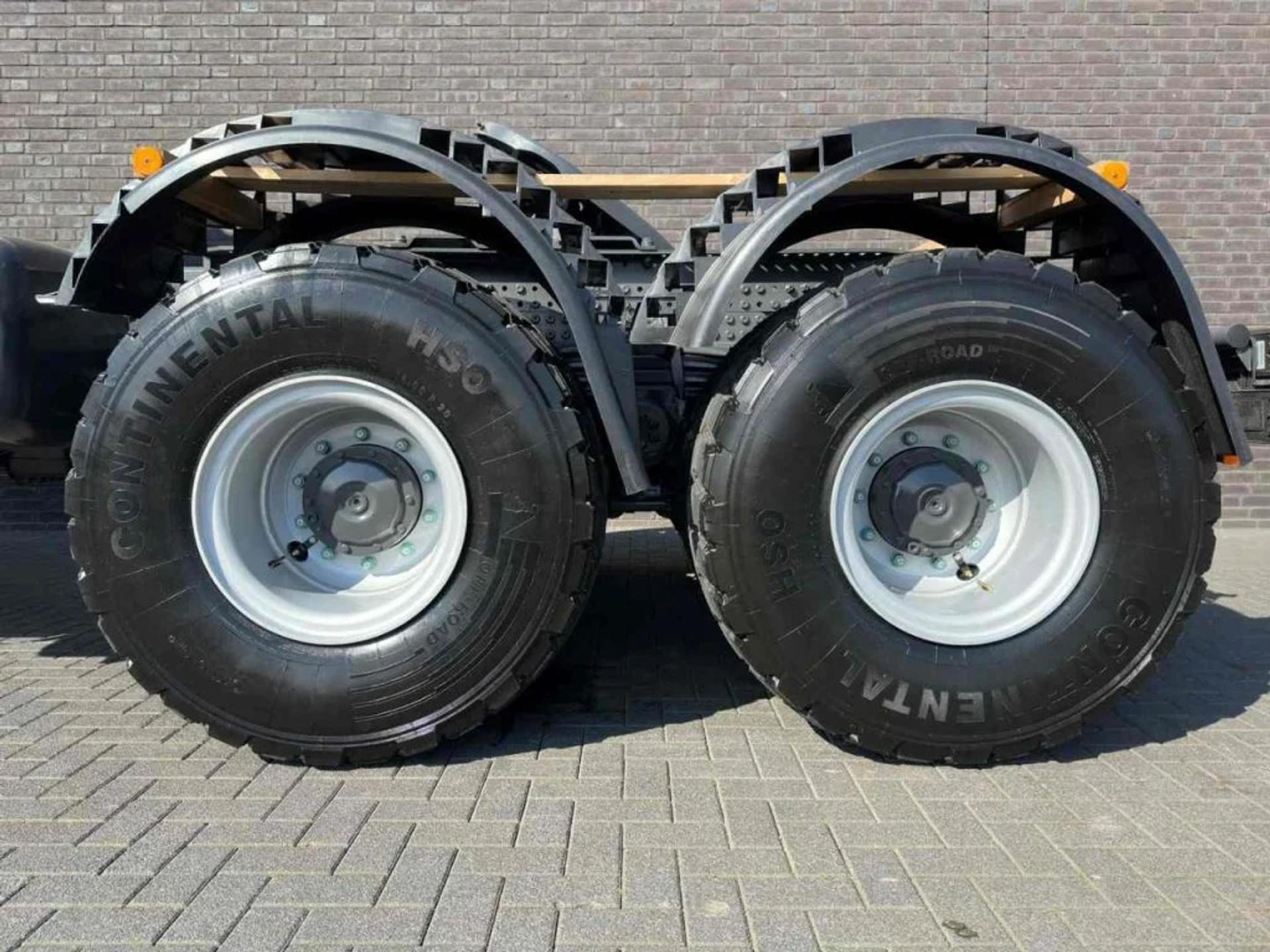 Foto 22 van Mercedes-Benz Arocs 4052 AS 6X6 HEAVY DUTY PRIME MOVERS NEW 2 UNITS IN STOCK !!!!