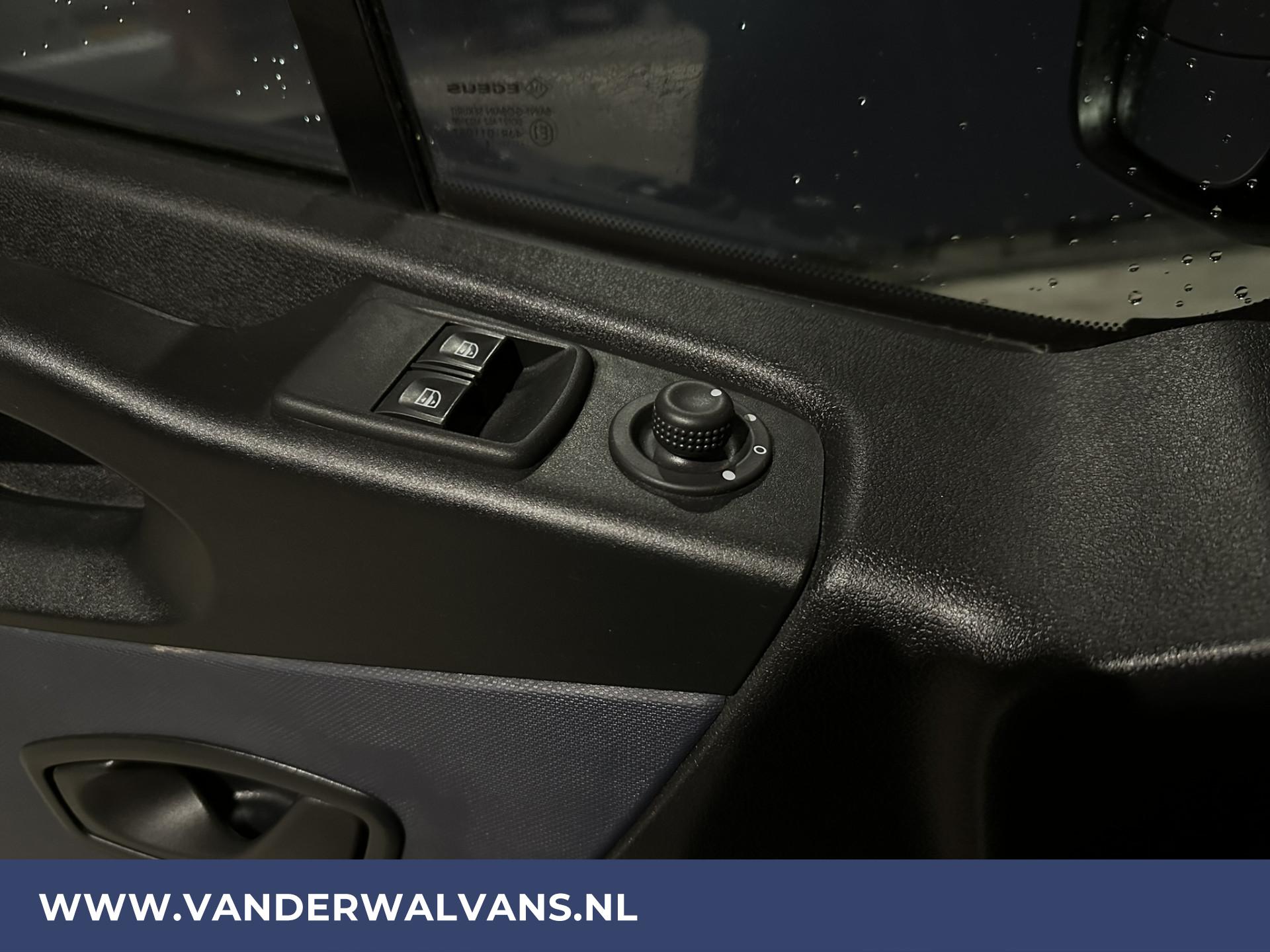 Foto 17 van Opel Vivaro 1.6 CDTI L1H1 Euro6 Airco | Imperiaal | Trekhaak | Cruisecontrol
