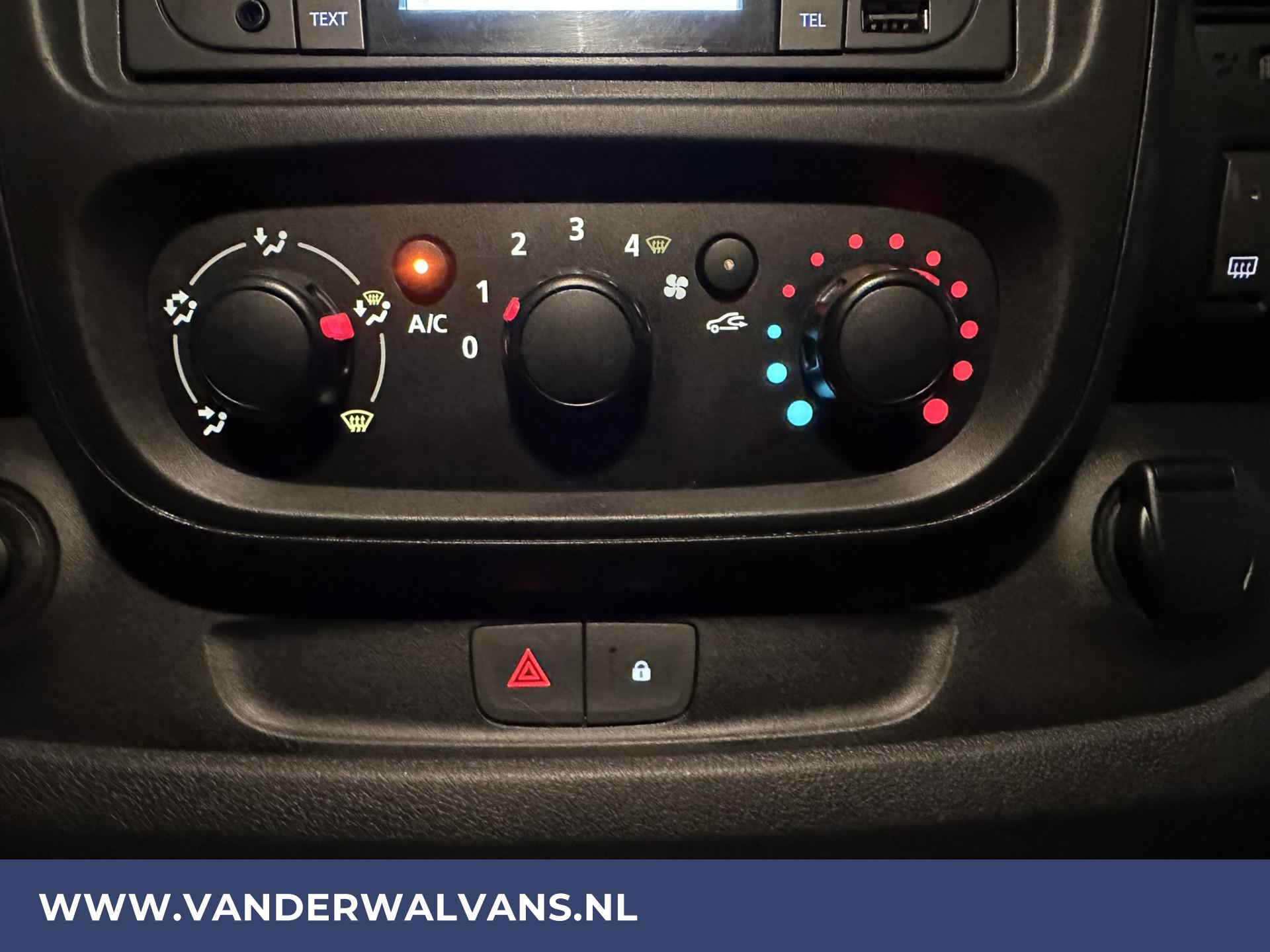 Foto 5 van Opel Vivaro 1.6 CDTI L1H1 Euro6 Airco | Imperiaal | Trekhaak | Cruisecontrol