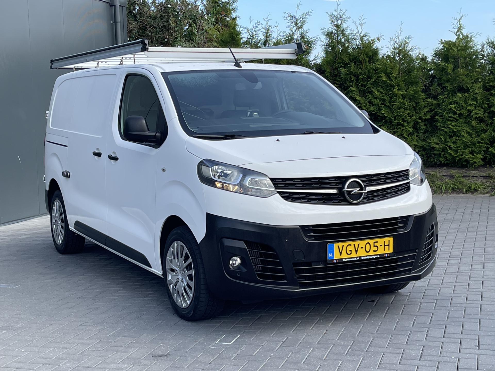 Foto 3 van Opel 2.0 CDTI 123 PK / L2H1 / IMPERIAAL / TREKHAAK / AIRCO / CRUISE / NAVI / CAMERA / 3-ZITS