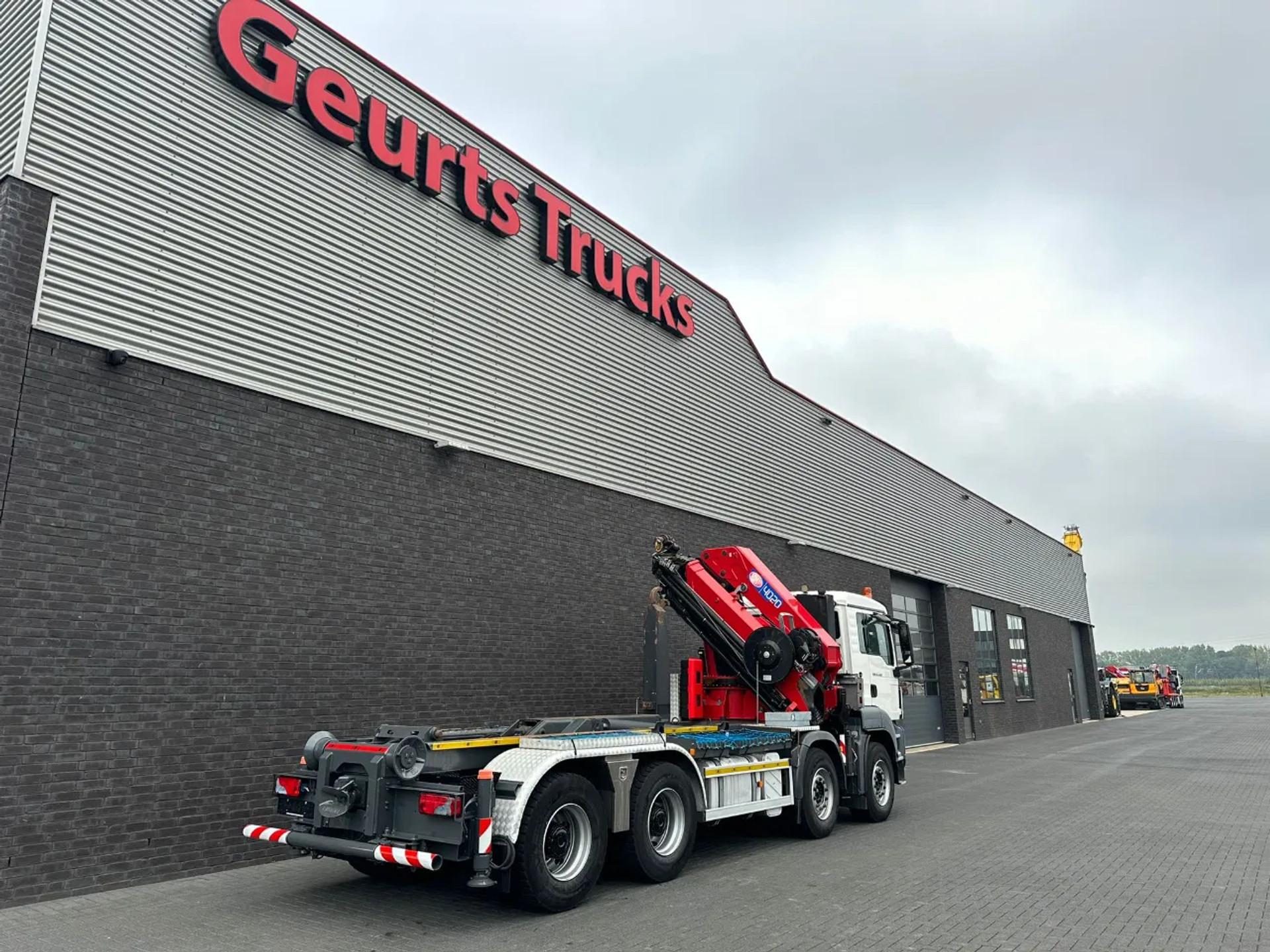 Foto 10 van MAN TGS 35.400 8X4 MET VDL S-20-5500 HAAKARMSYSTEEM + HMF 4020-K8 KRAAN/KRAN/CRANE/GRUA