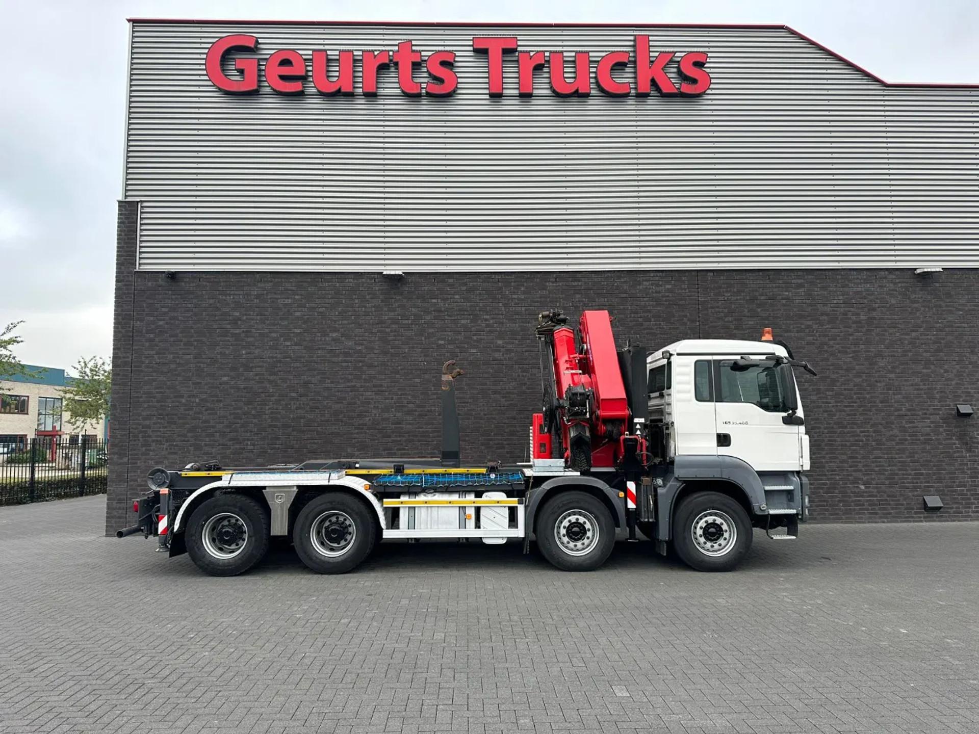 Foto 11 van MAN TGS 35.400 8X4 MET VDL S-20-5500 HAAKARMSYSTEEM + HMF 4020-K8 KRAAN/KRAN/CRANE/GRUA