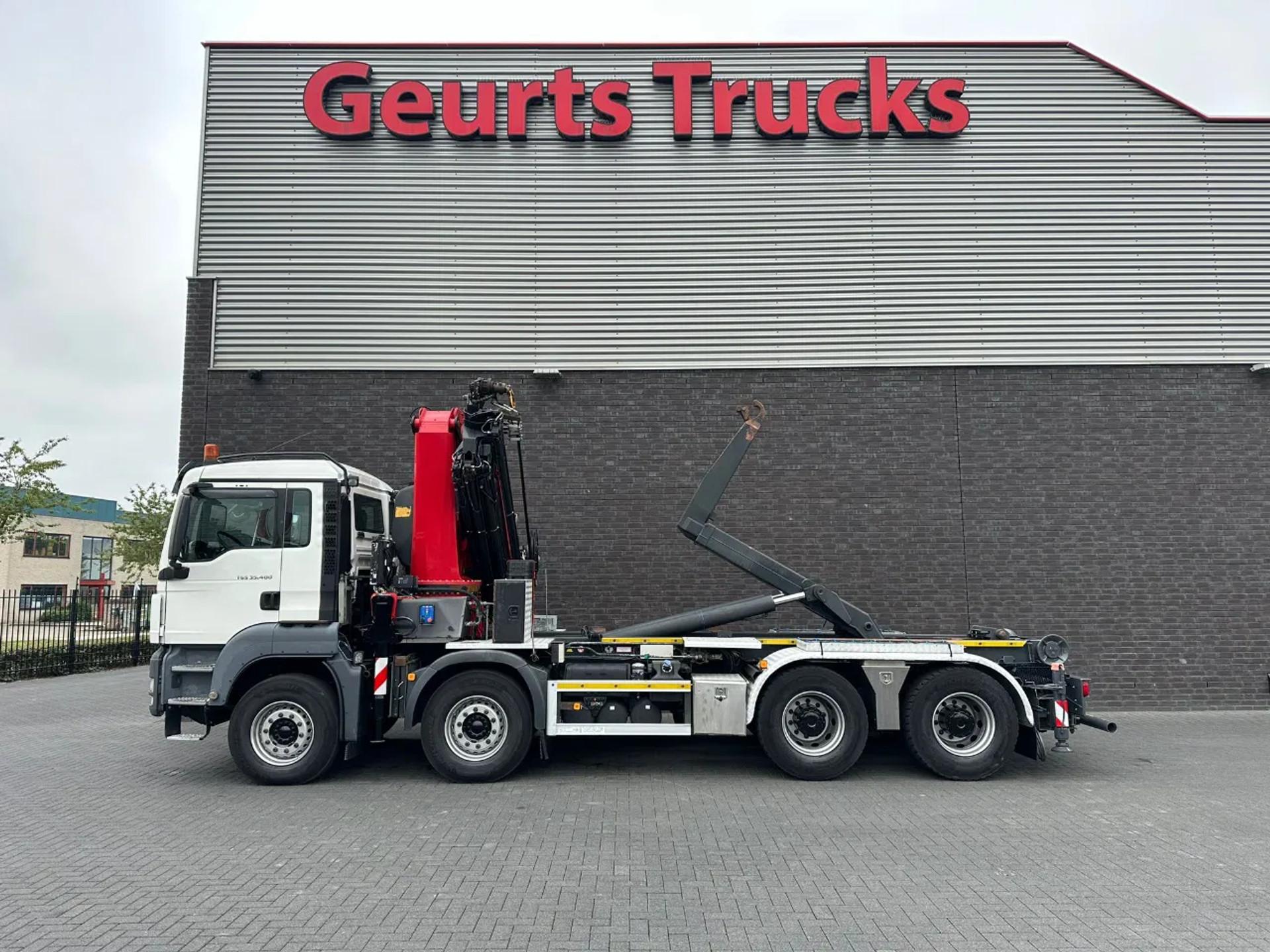 Foto 17 van MAN TGS 35.400 8X4 MET VDL S-20-5500 HAAKARMSYSTEEM + HMF 4020-K8 KRAAN/KRAN/CRANE/GRUA