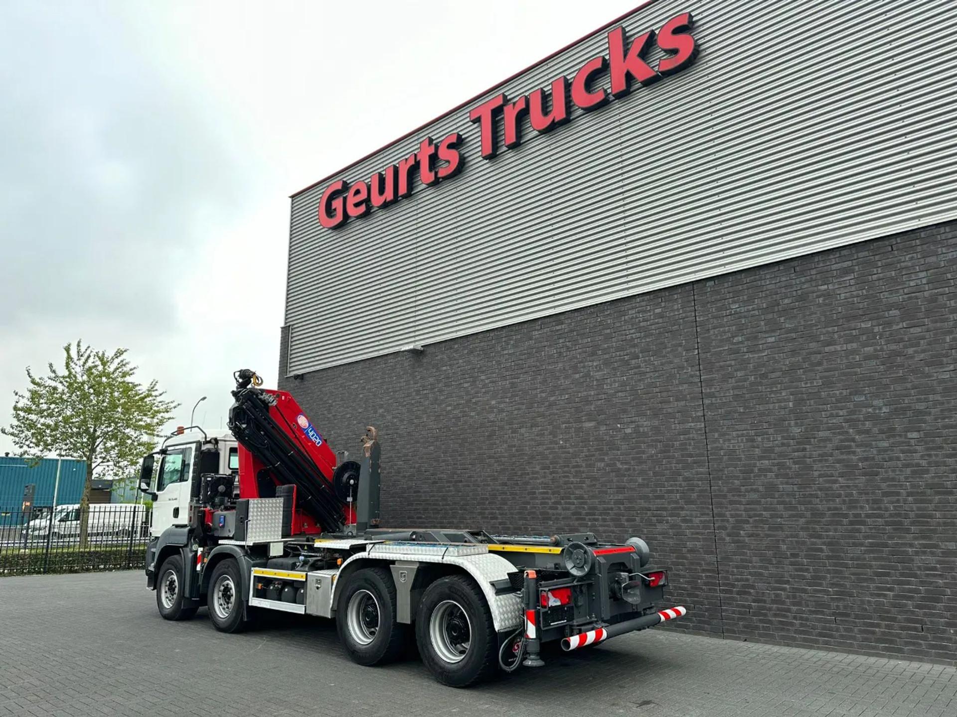 Foto 9 van MAN TGS 35.400 8X4 MET VDL S-20-5500 HAAKARMSYSTEEM + HMF 4020-K8 KRAAN/KRAN/CRANE/GRUA