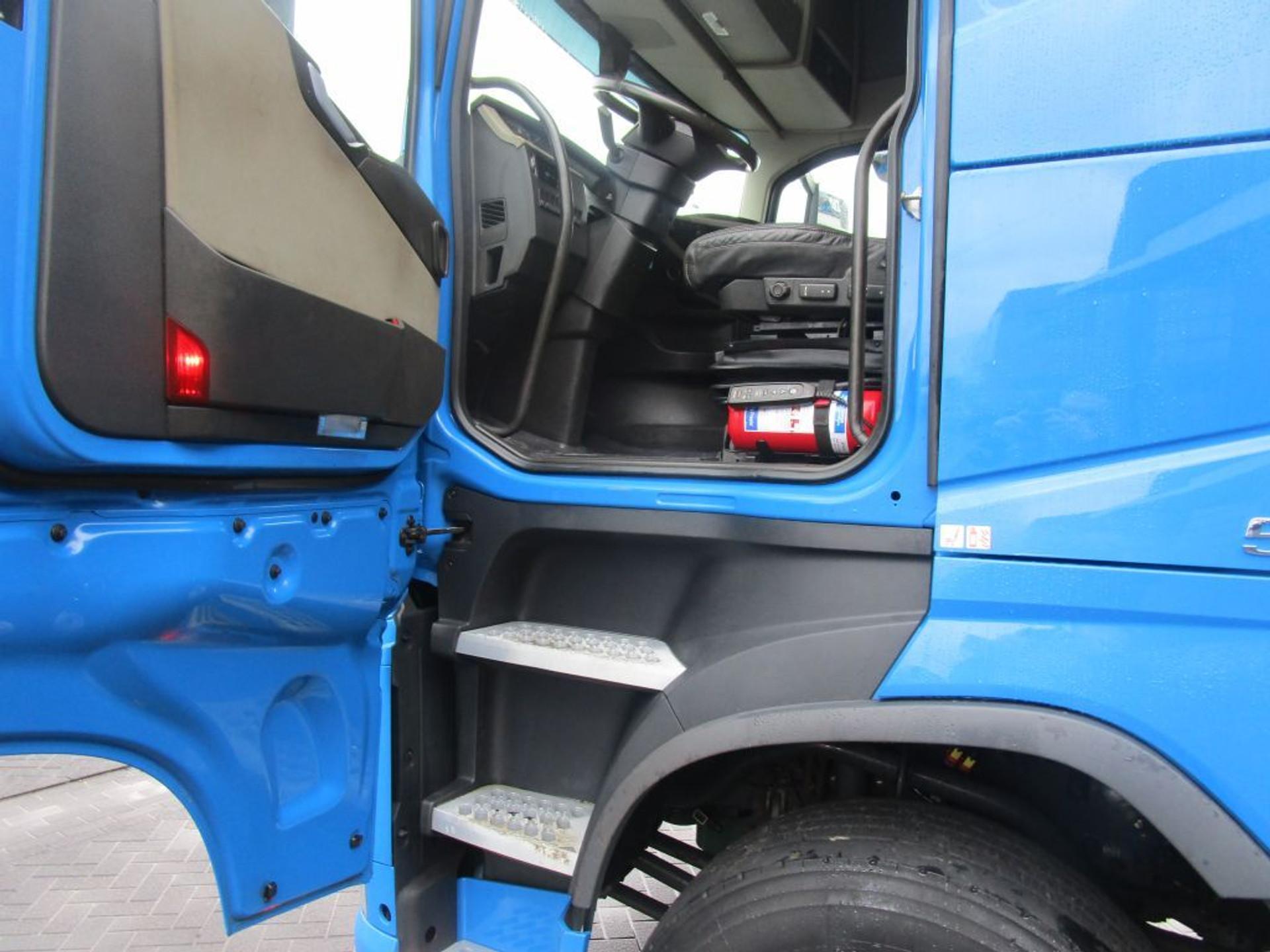 Foto 12 van Volvo FH 550 8x2 Euro 6 EFFER 685/6S + JIB 4S